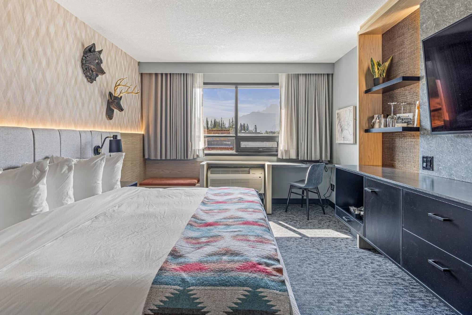 Queen Room (Spa Not Included, Not Pet Friendly)