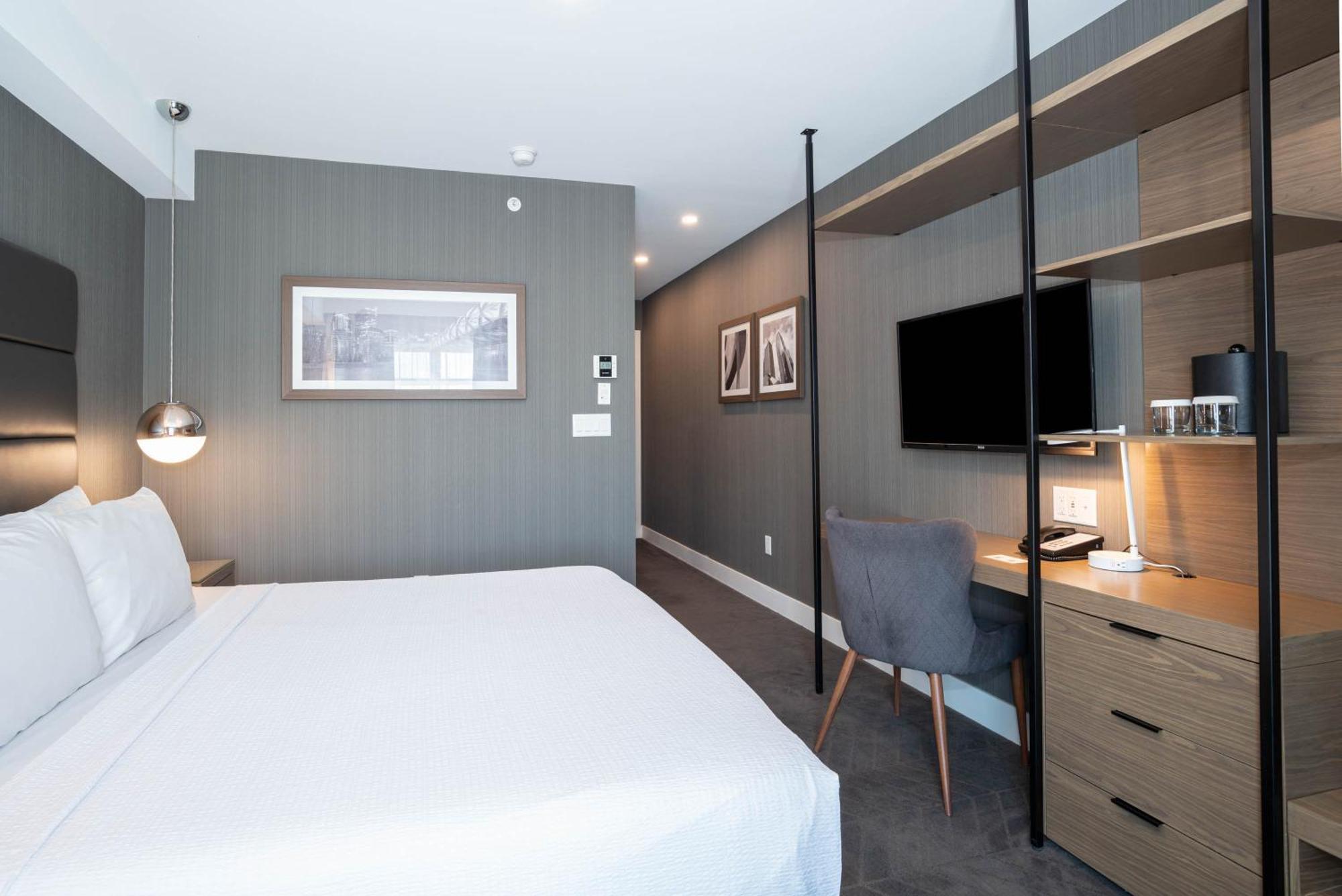 Signature Room, 1 King Bed