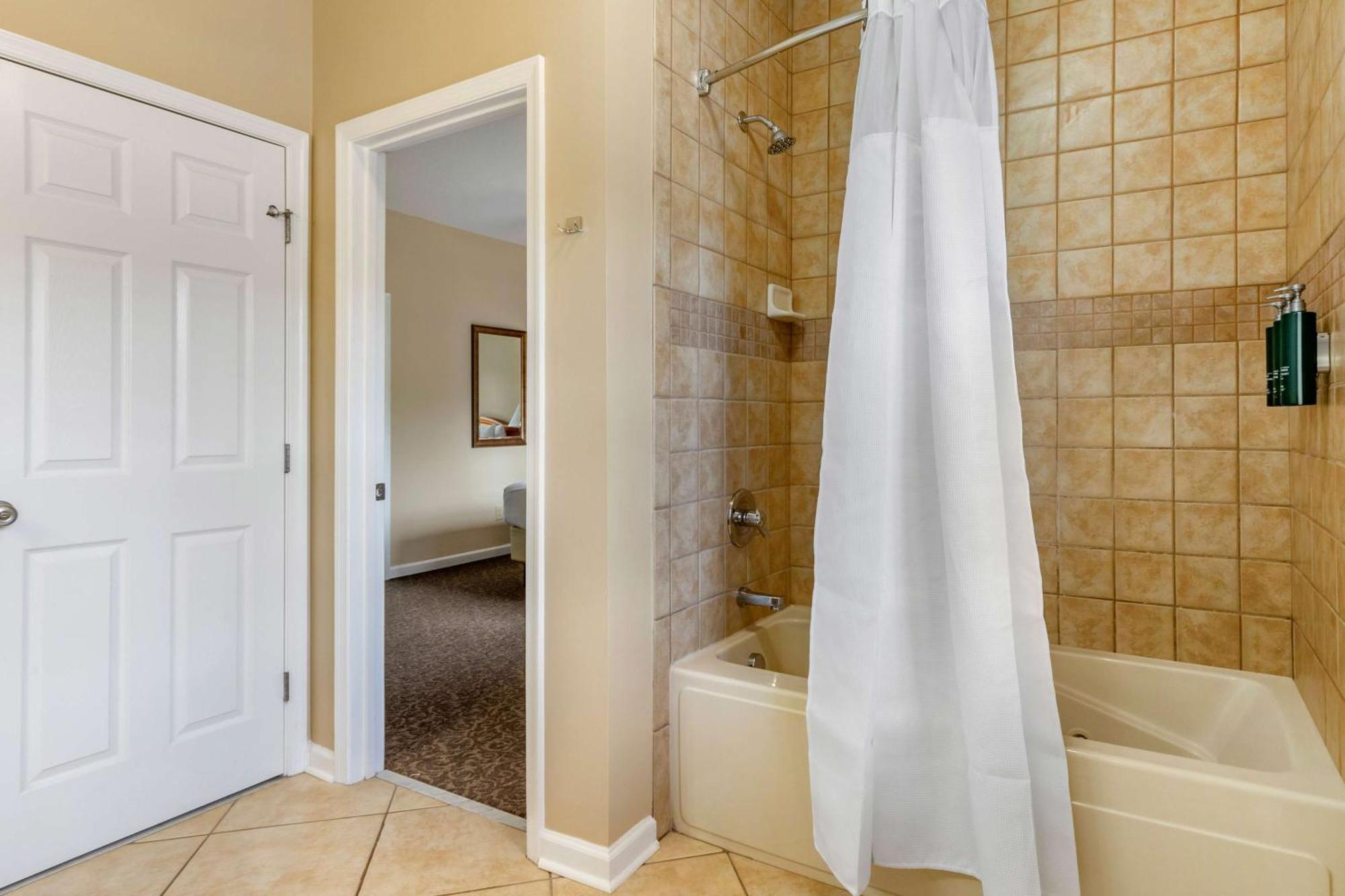 Two-Bedroom Suite One King Bed One Queen Bed Upstairs