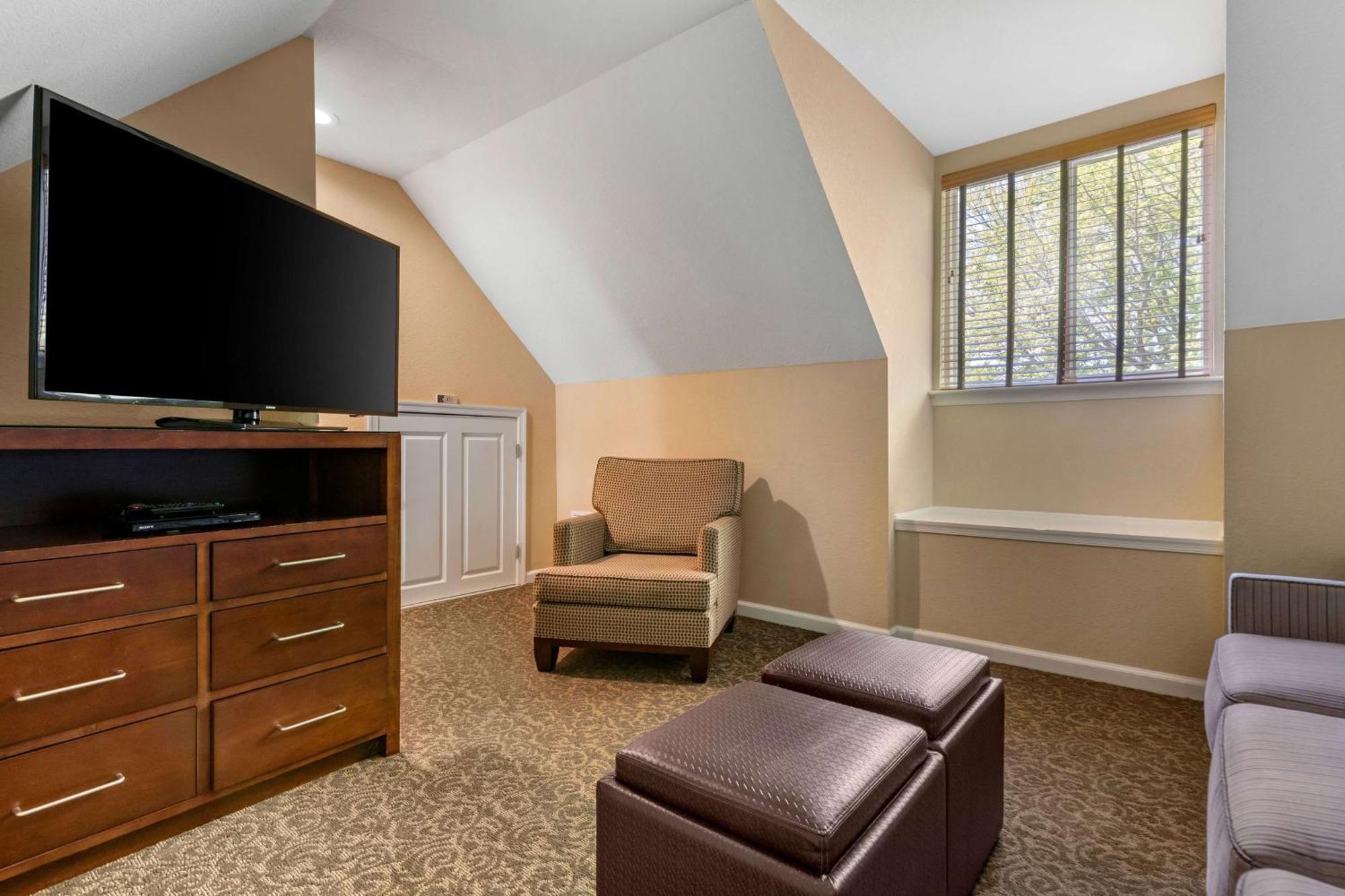 One Bedroom King Suite Sofabed