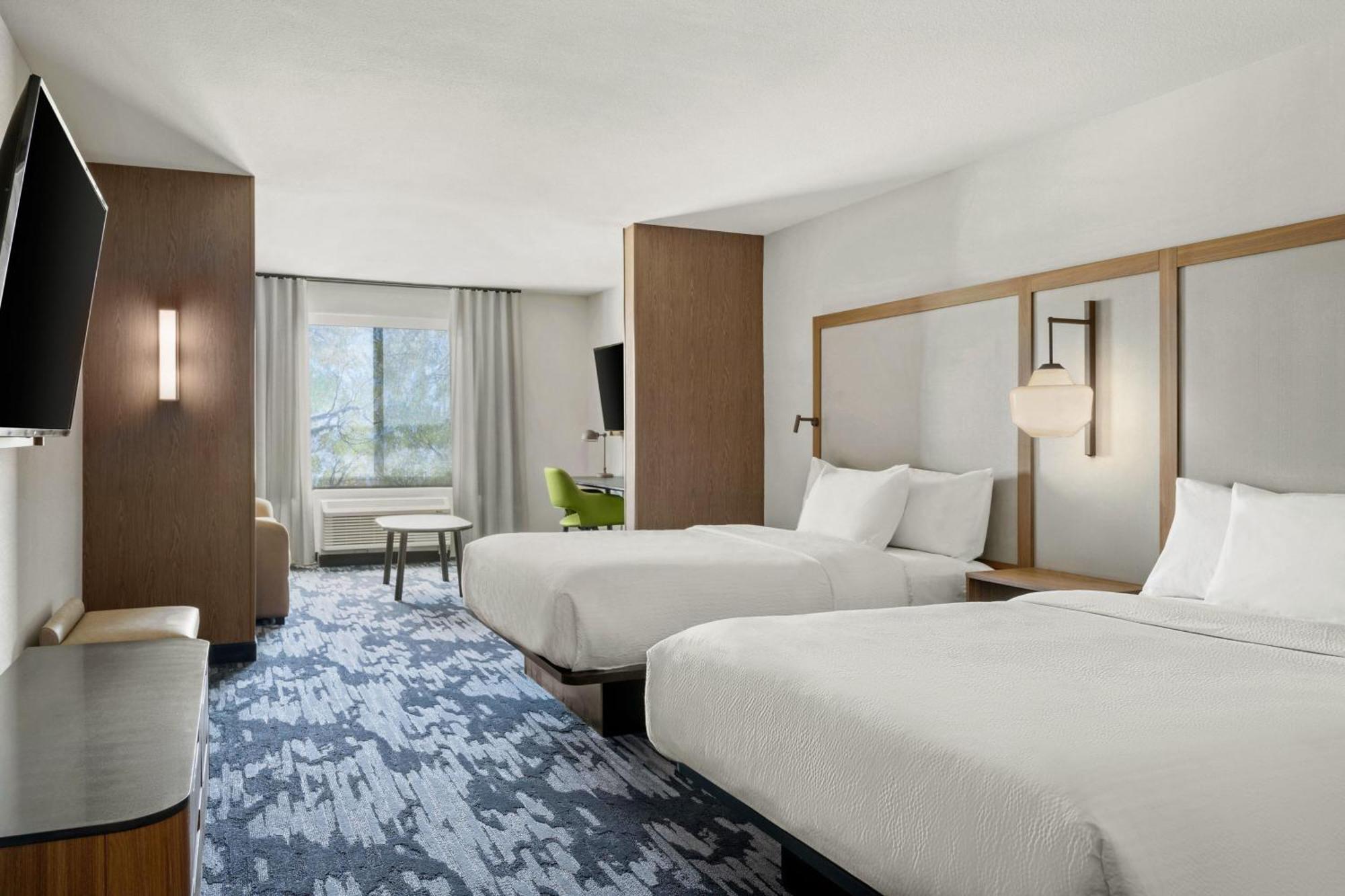 Studio with Two Queen Beds, Bathtub and Sofa Bed - Mobility Access/Hearing Accessible
