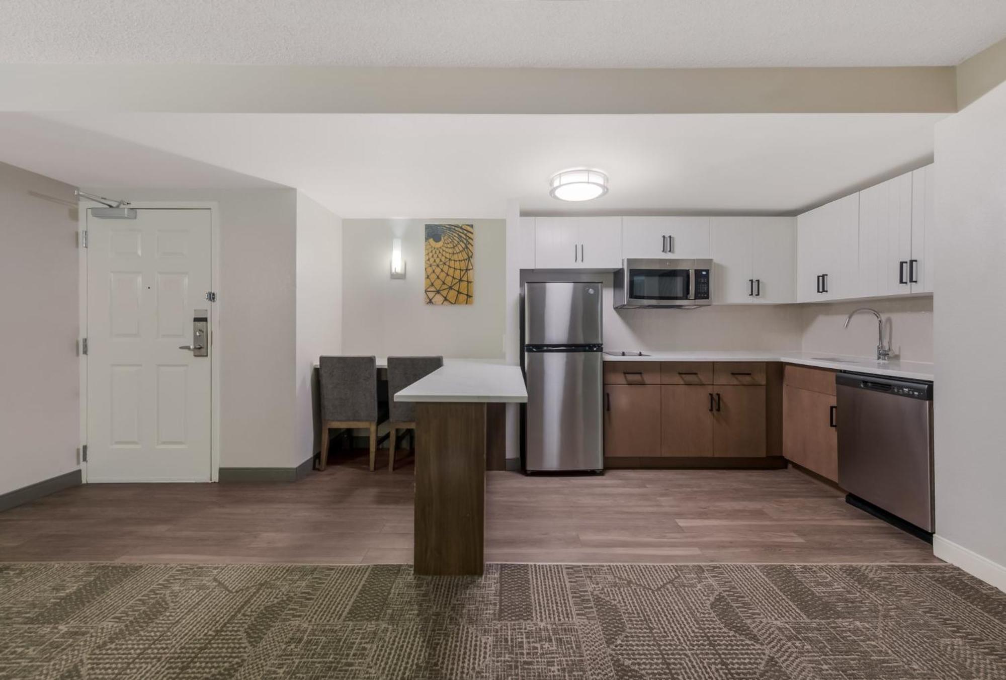 Two-Bedroom Suite Disability Access Tub Non-Smoking