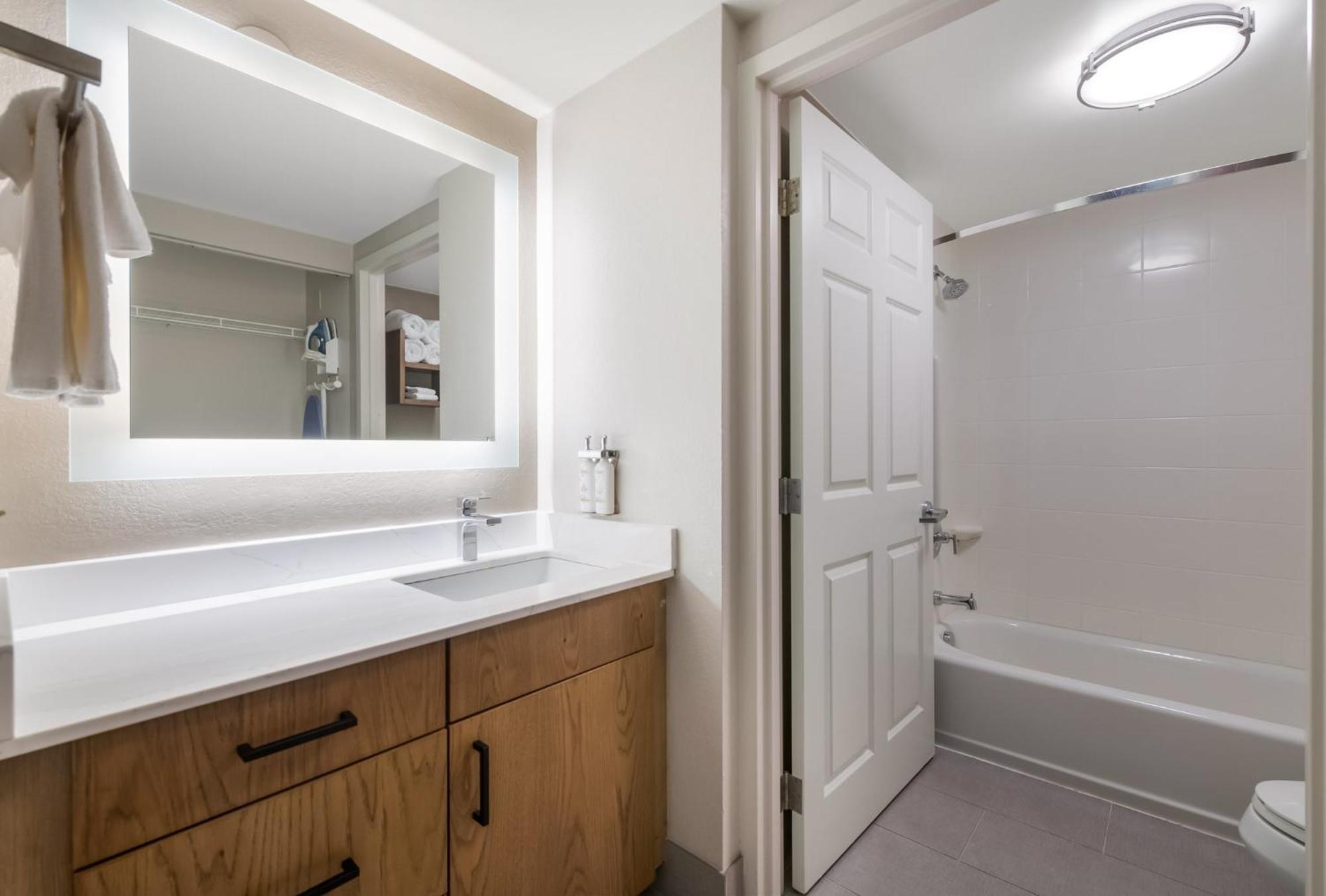 Two-Bedroom Suite Disability Access Tub Non-Smoking