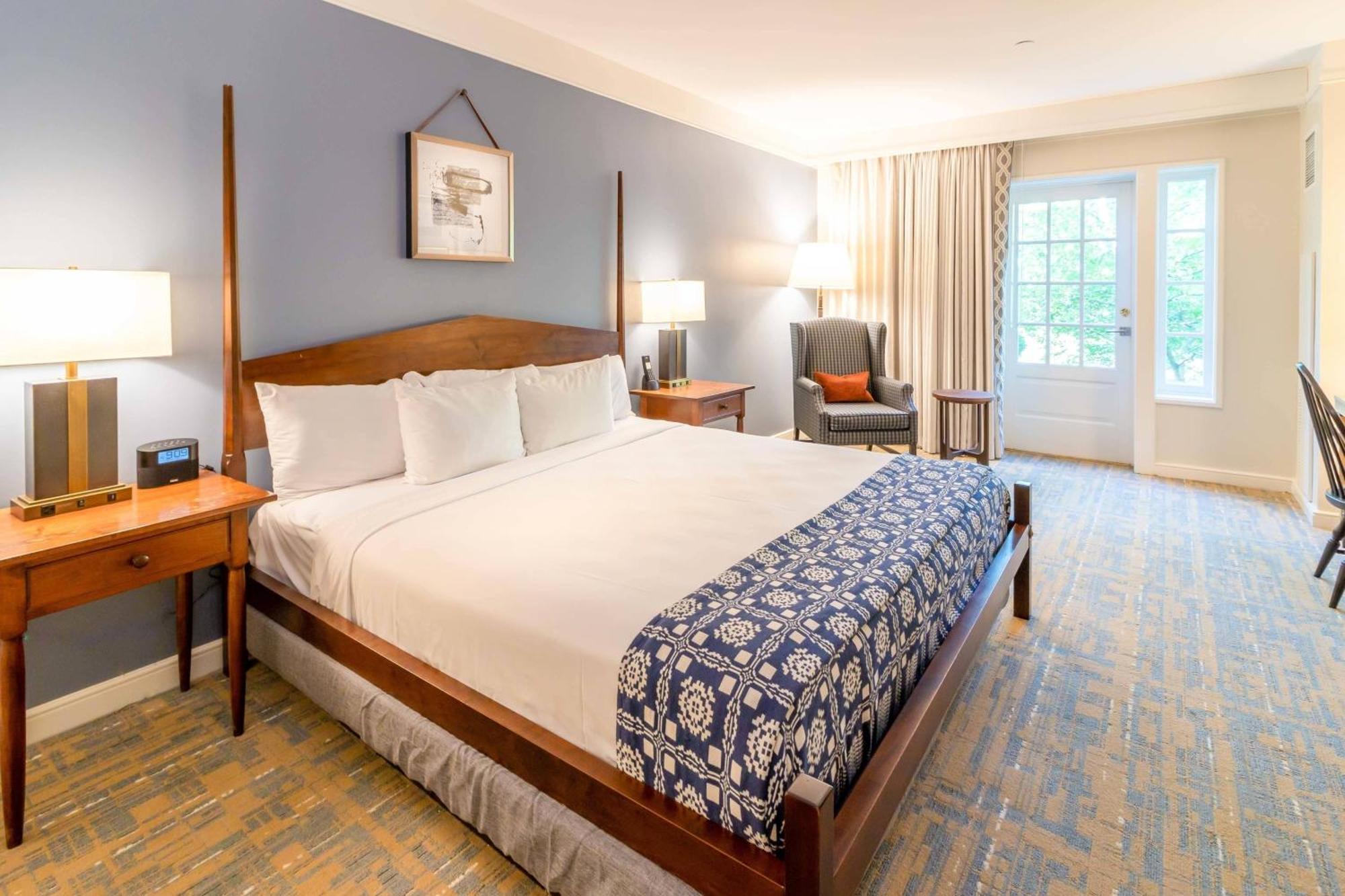 Deluxe King Room