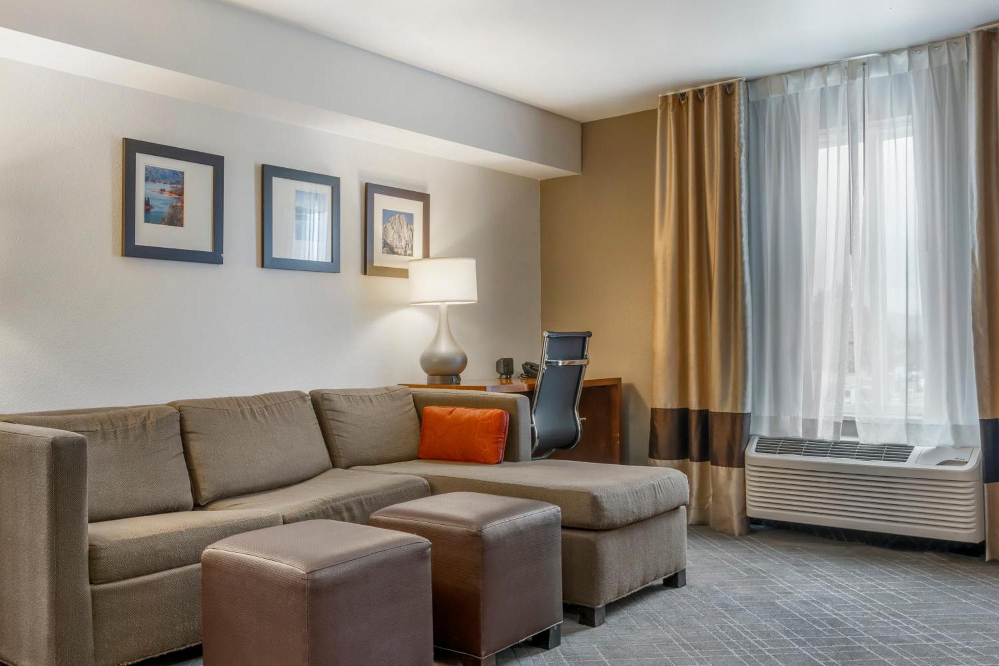 Queen Suite with Two Queen Beds - Accessible/Non-Smoking