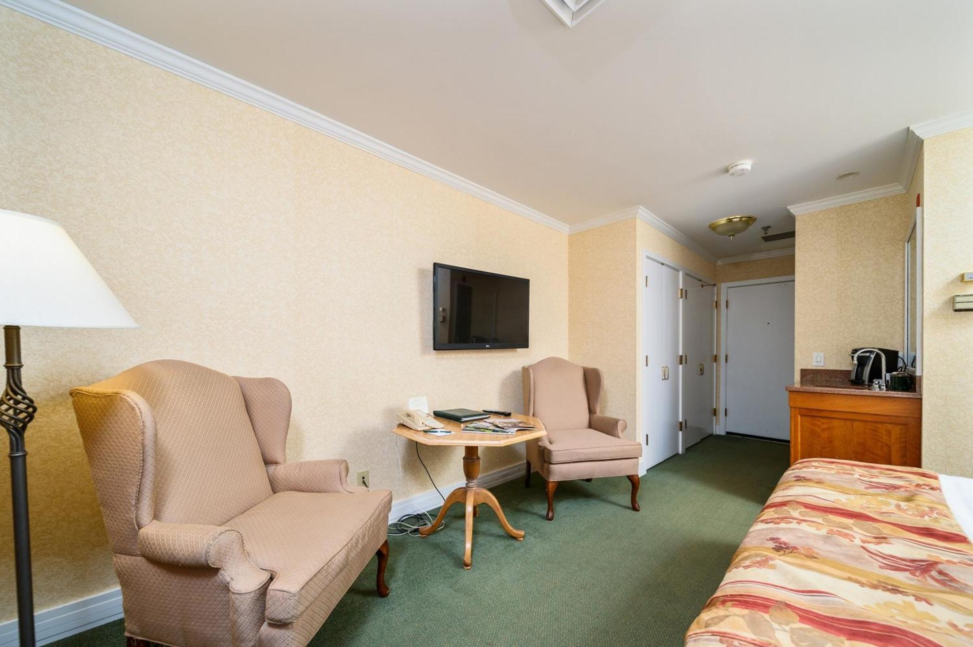 Deluxe King Room Max Including Children
