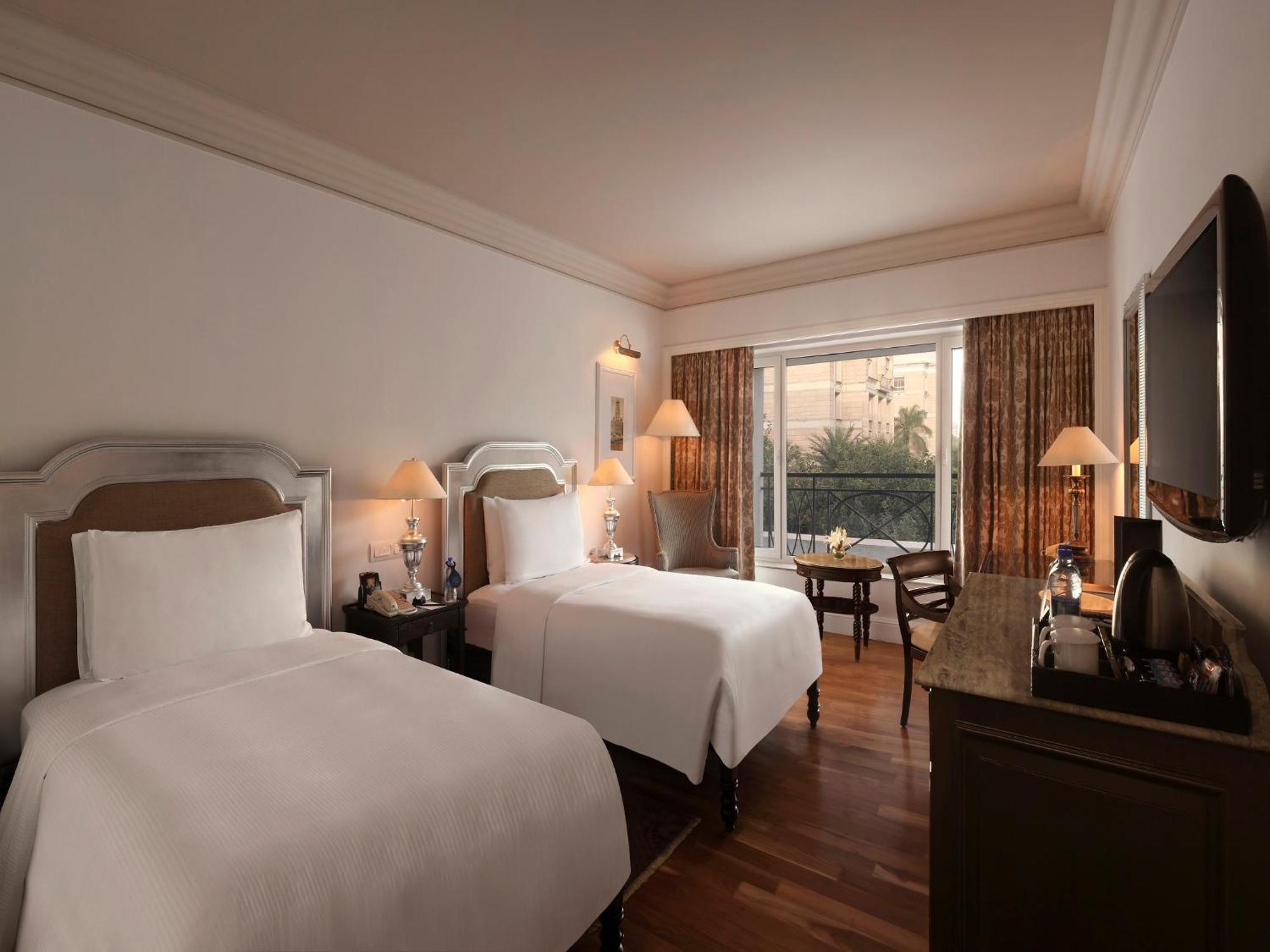 Twin Room with Pool View