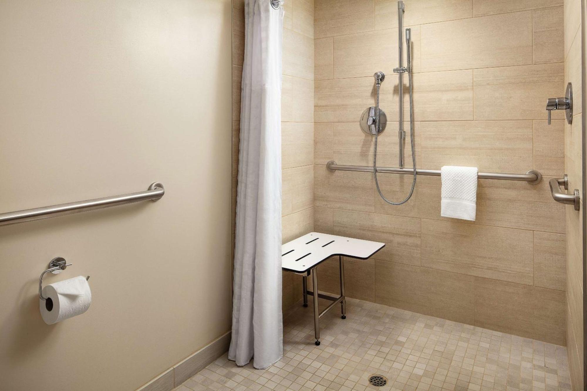 King Room with Resort View - Mobility Access