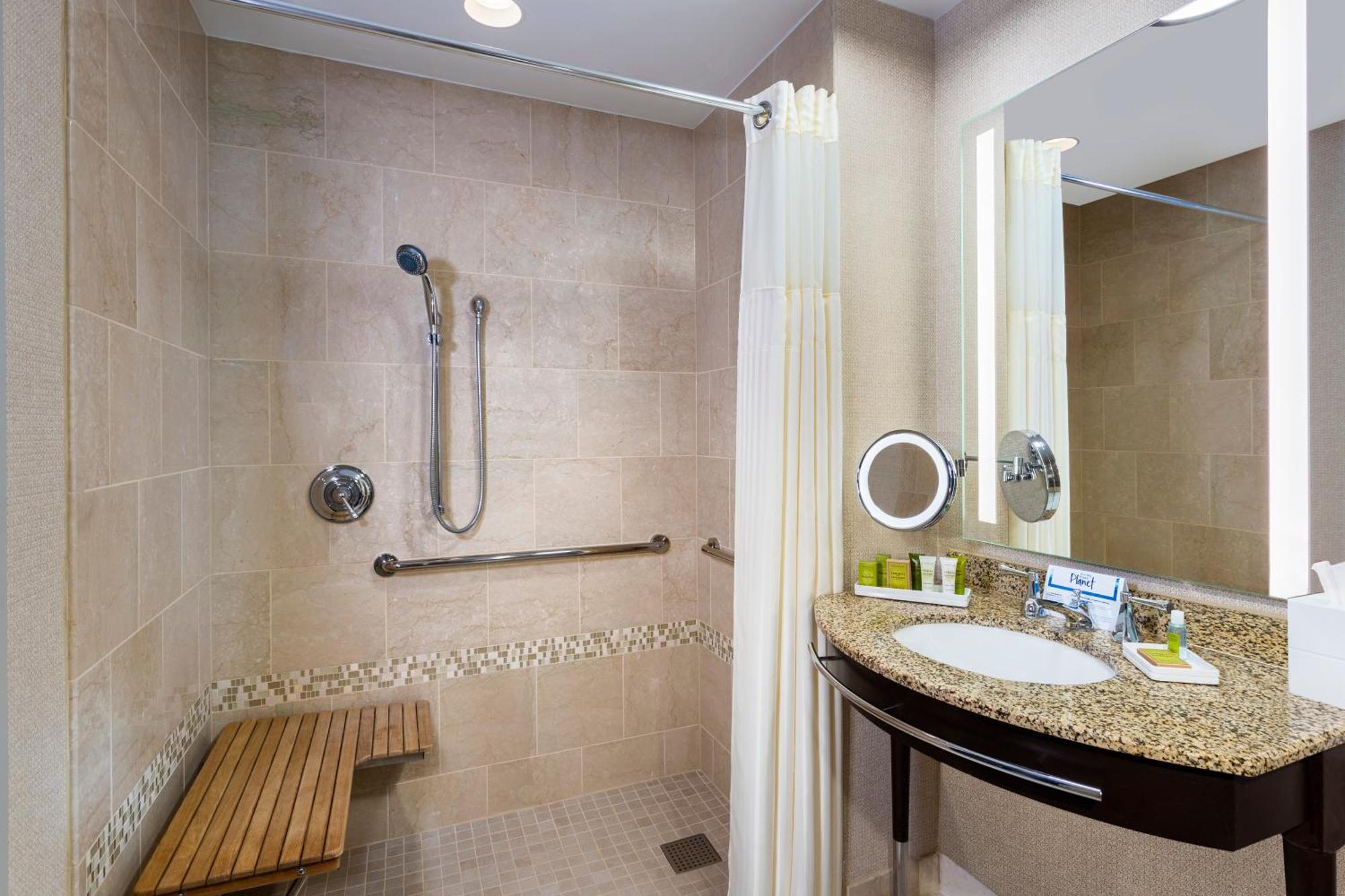 Queen Room with Two Queen Beds and Roll-In Shower - Mobility Access/Non-Smoking