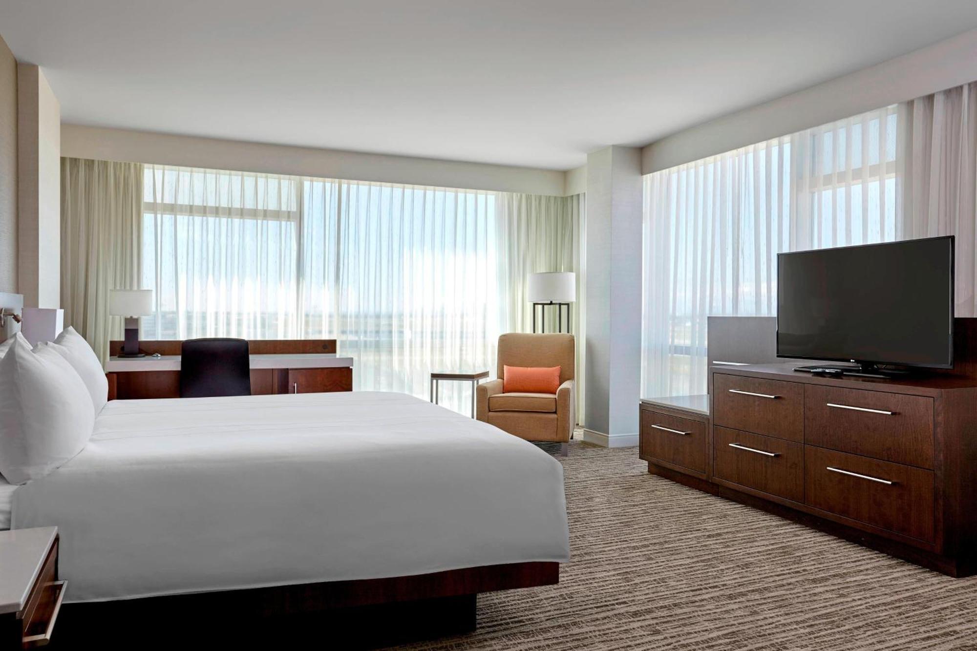 Corner King Room,1548363469:JPEG