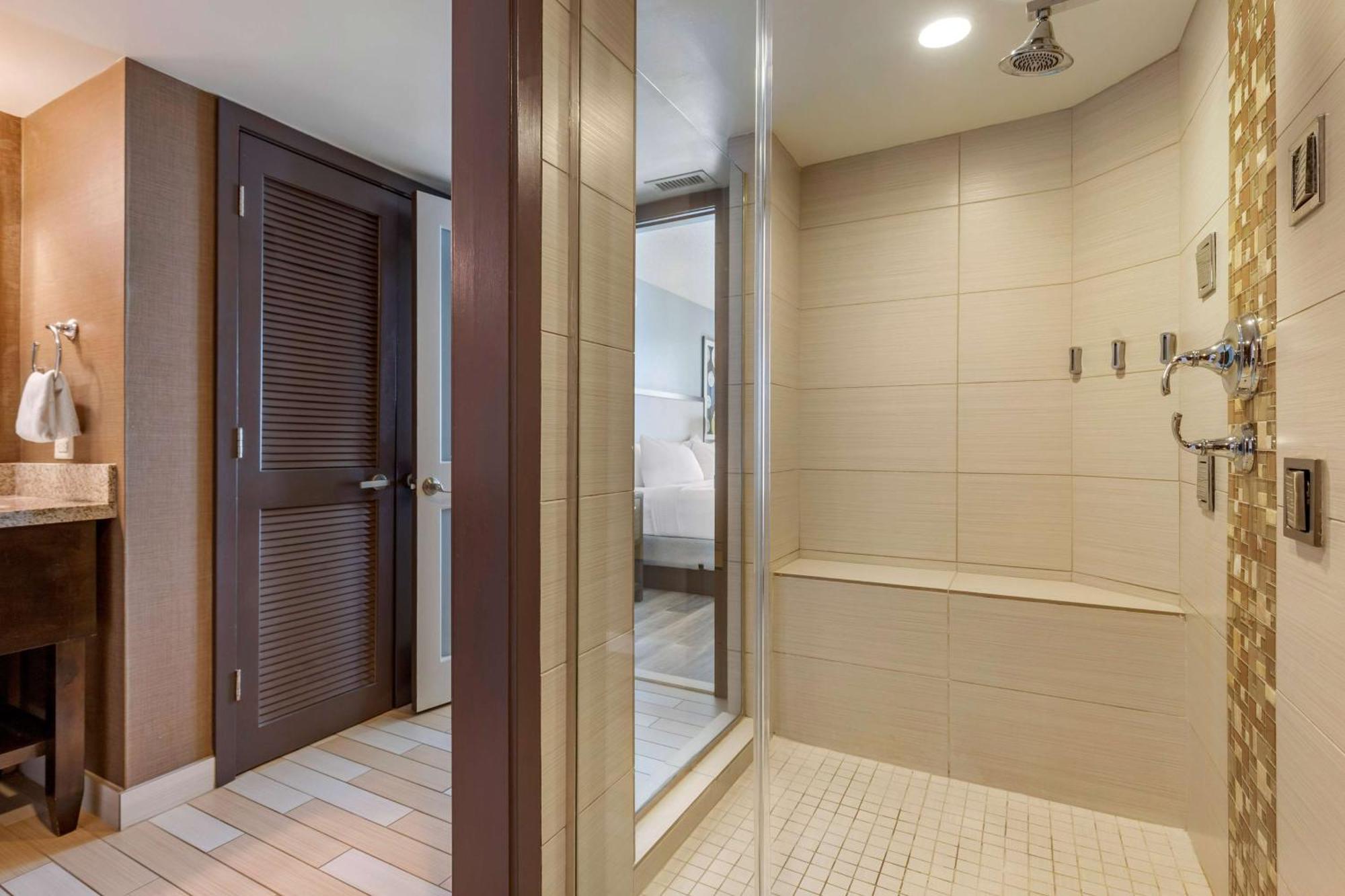 Two-Bedroom King Suite Ocean Front