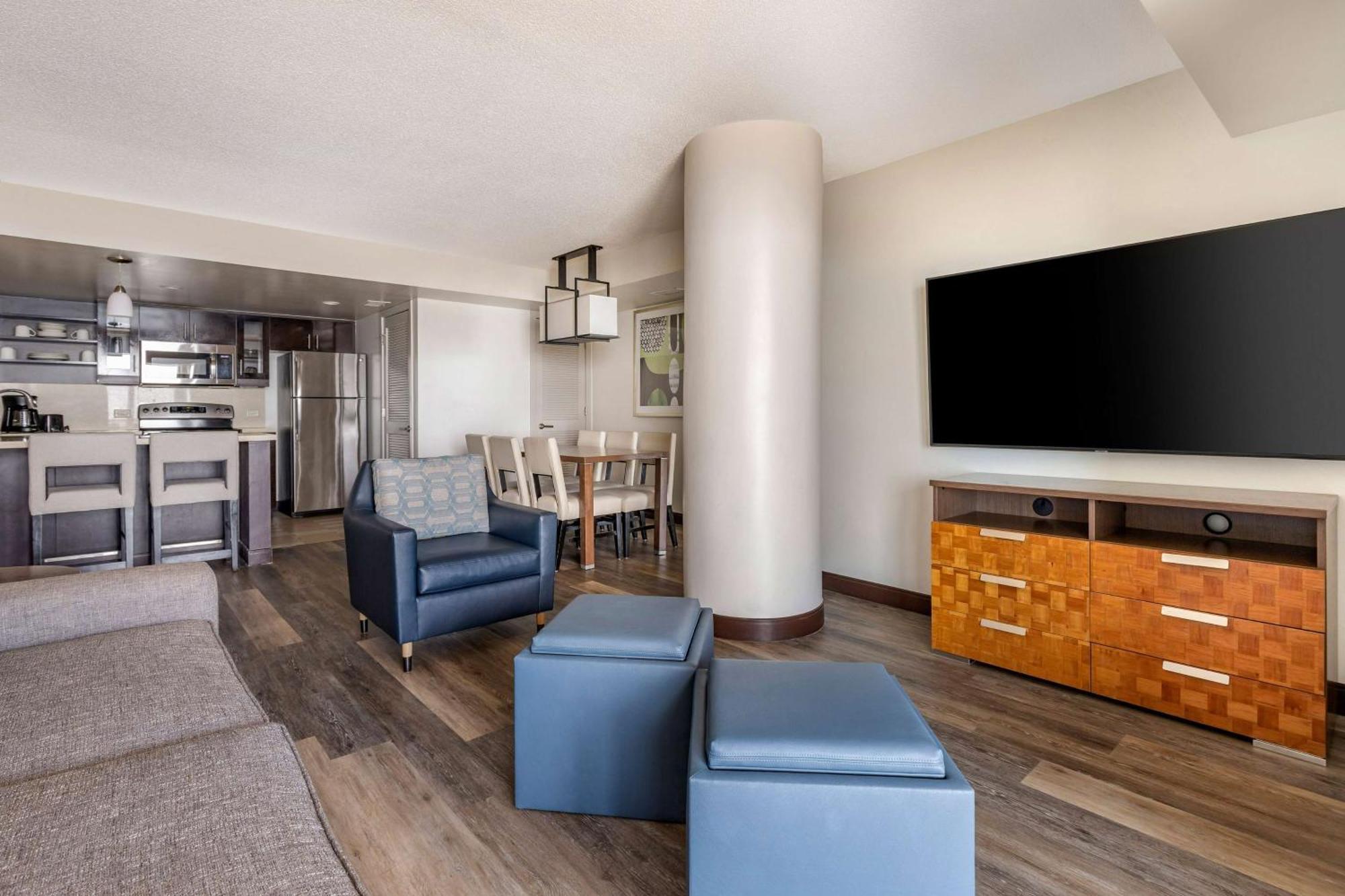Two-Bedroom King Suite Ocean Front