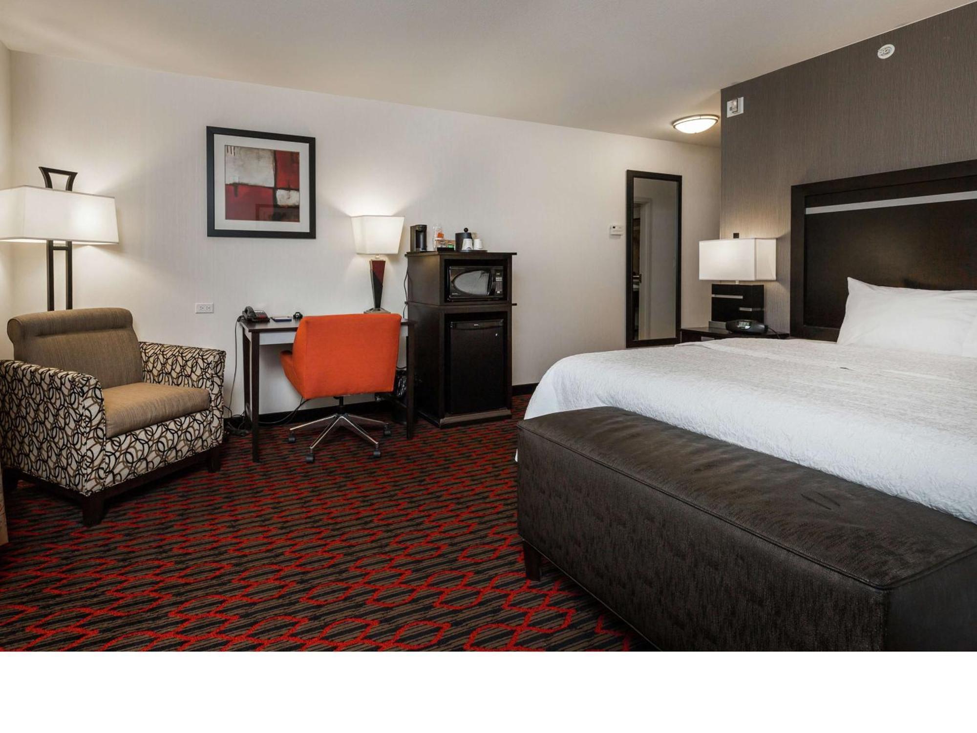 King Room with King Bed - Non-Smoking