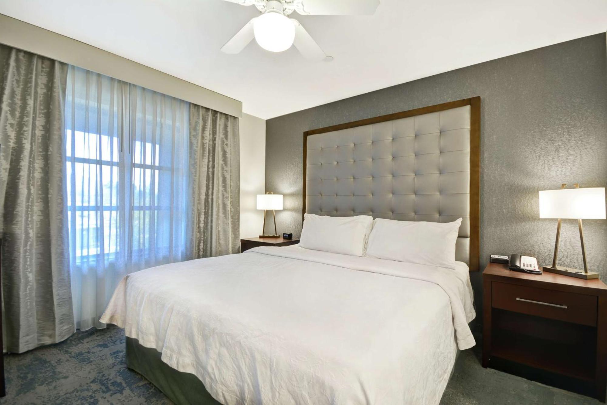 King Studio Suite - Hearing Access/Non-Smoking