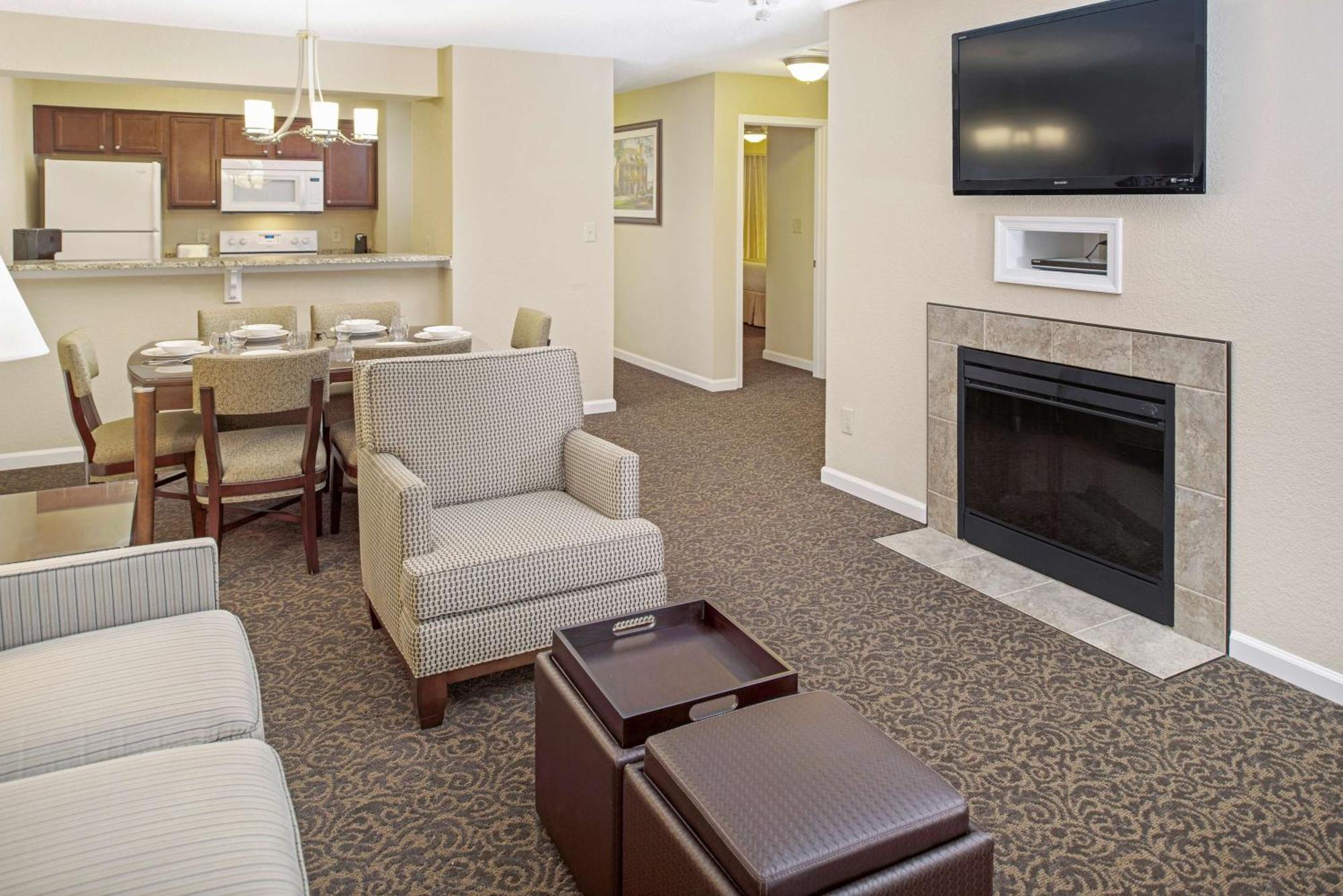 Two-Bedroom Suite One King Bed One Queen Bed Sofa Bed Upstairs