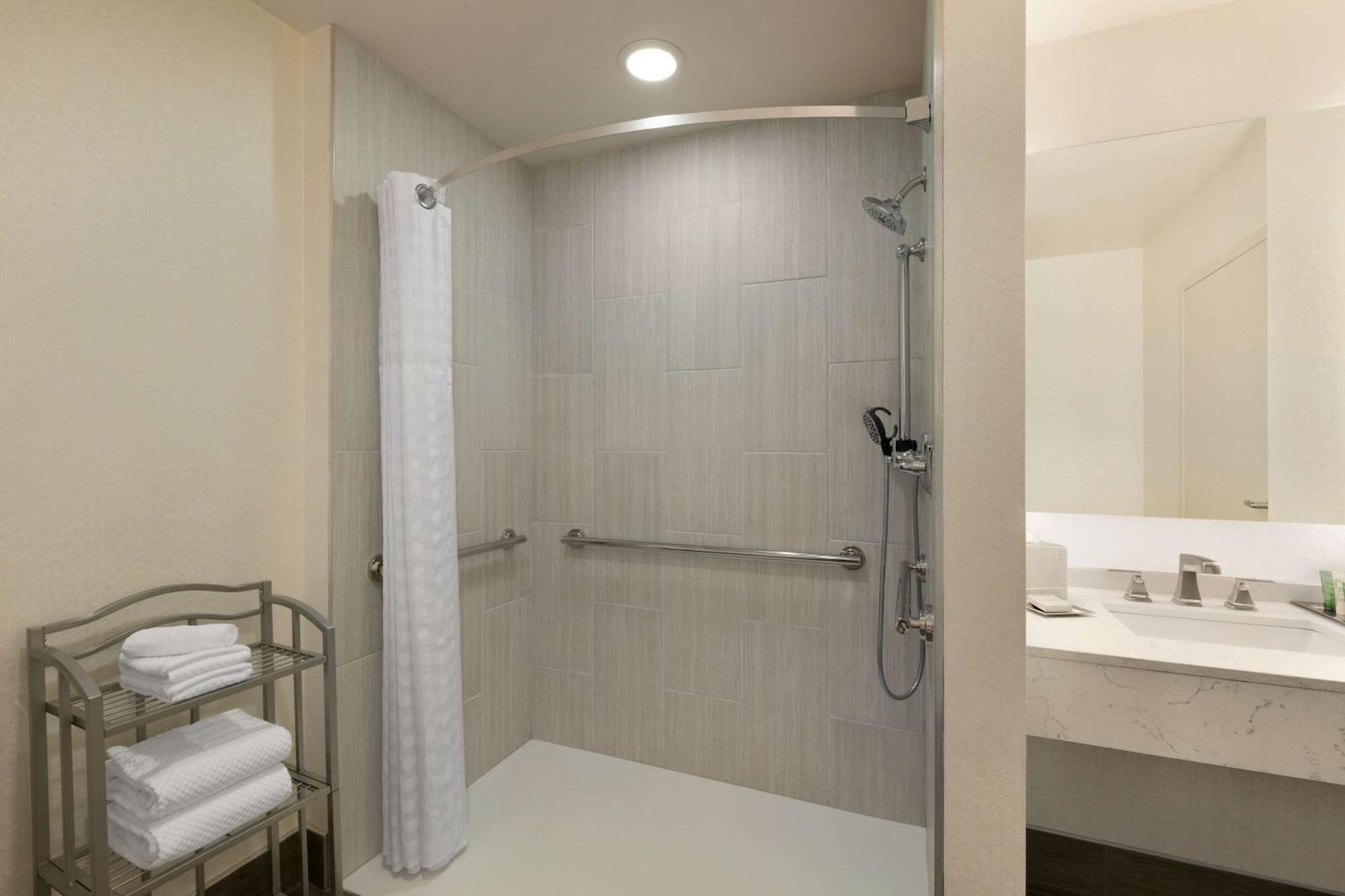 King Room Roll Shower Mobility or Hearing Accessible