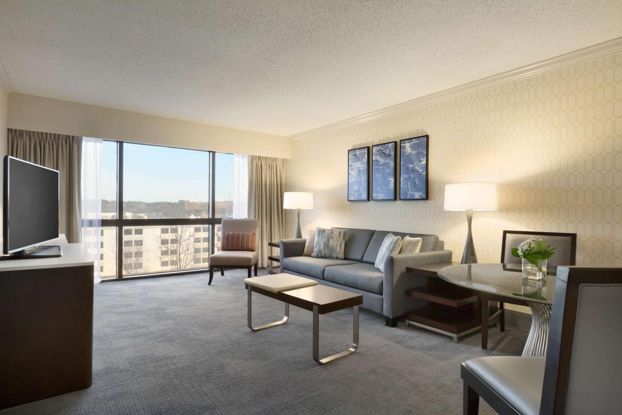 Junior King Suite Seating Area