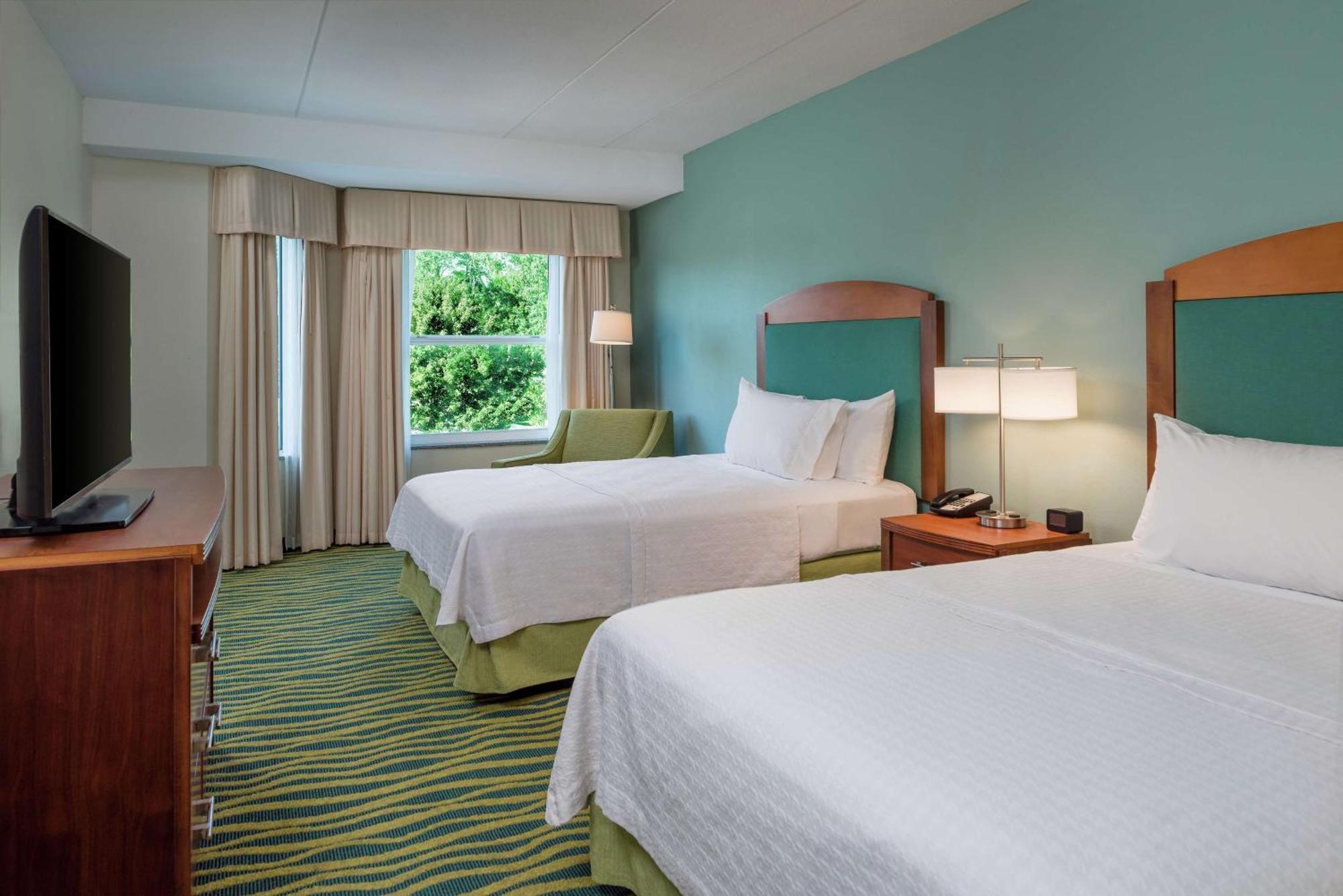 One-Bedroom Queen Suite Two Queen Beds Non-Smoking