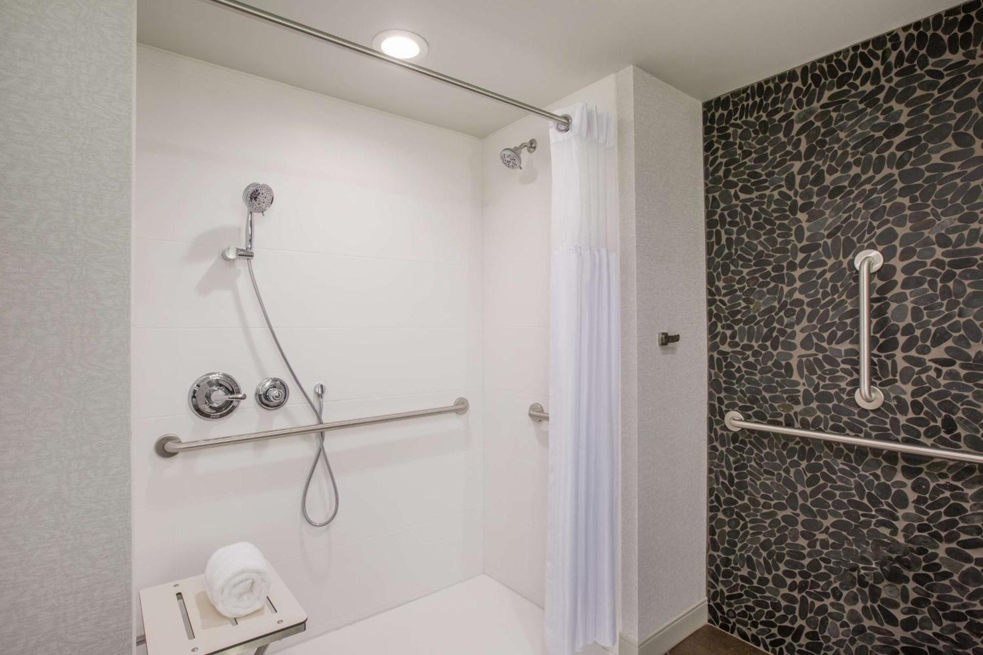 King Room Roll Shower Mobility Access