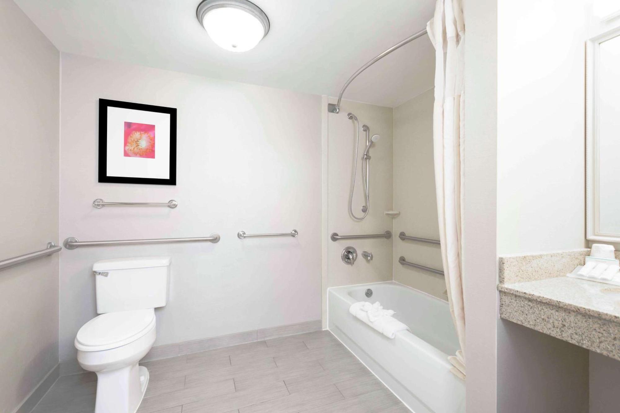 Queen Room with Two Queen Beds and Accessible Tub - Mobility Access
