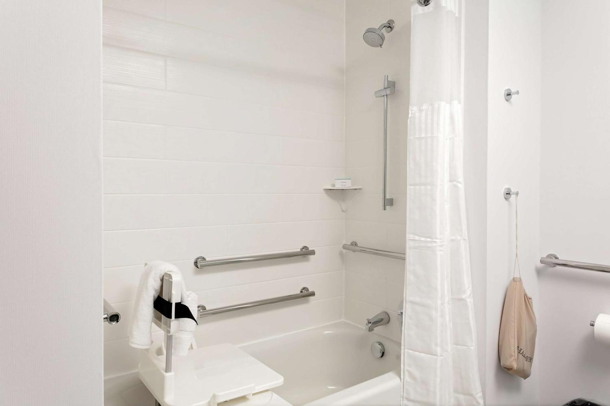 King Room with Tub - Mobility and Hearing Access