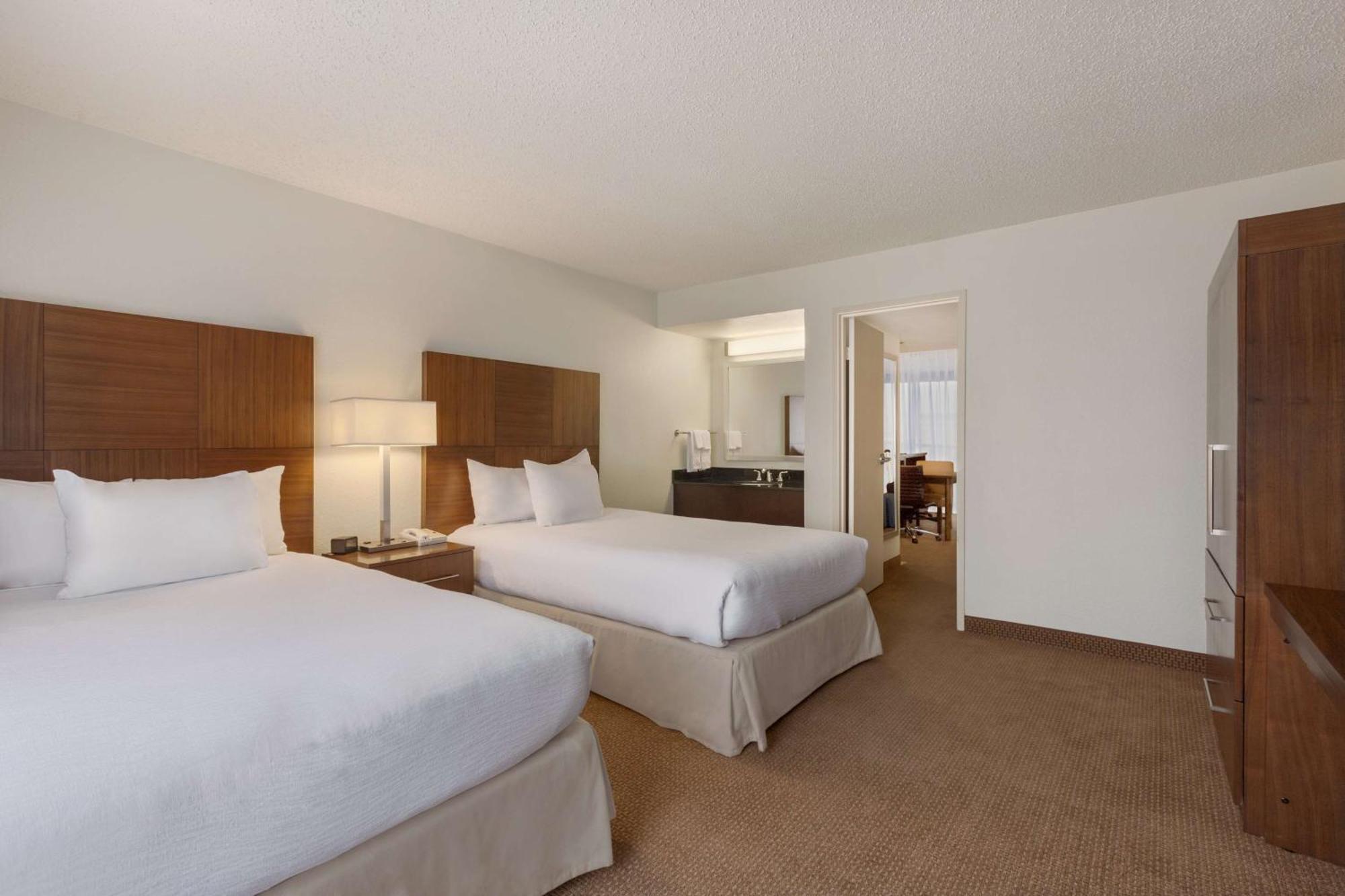 Suite Two Double Beds Sofa Bed Non-Smoking