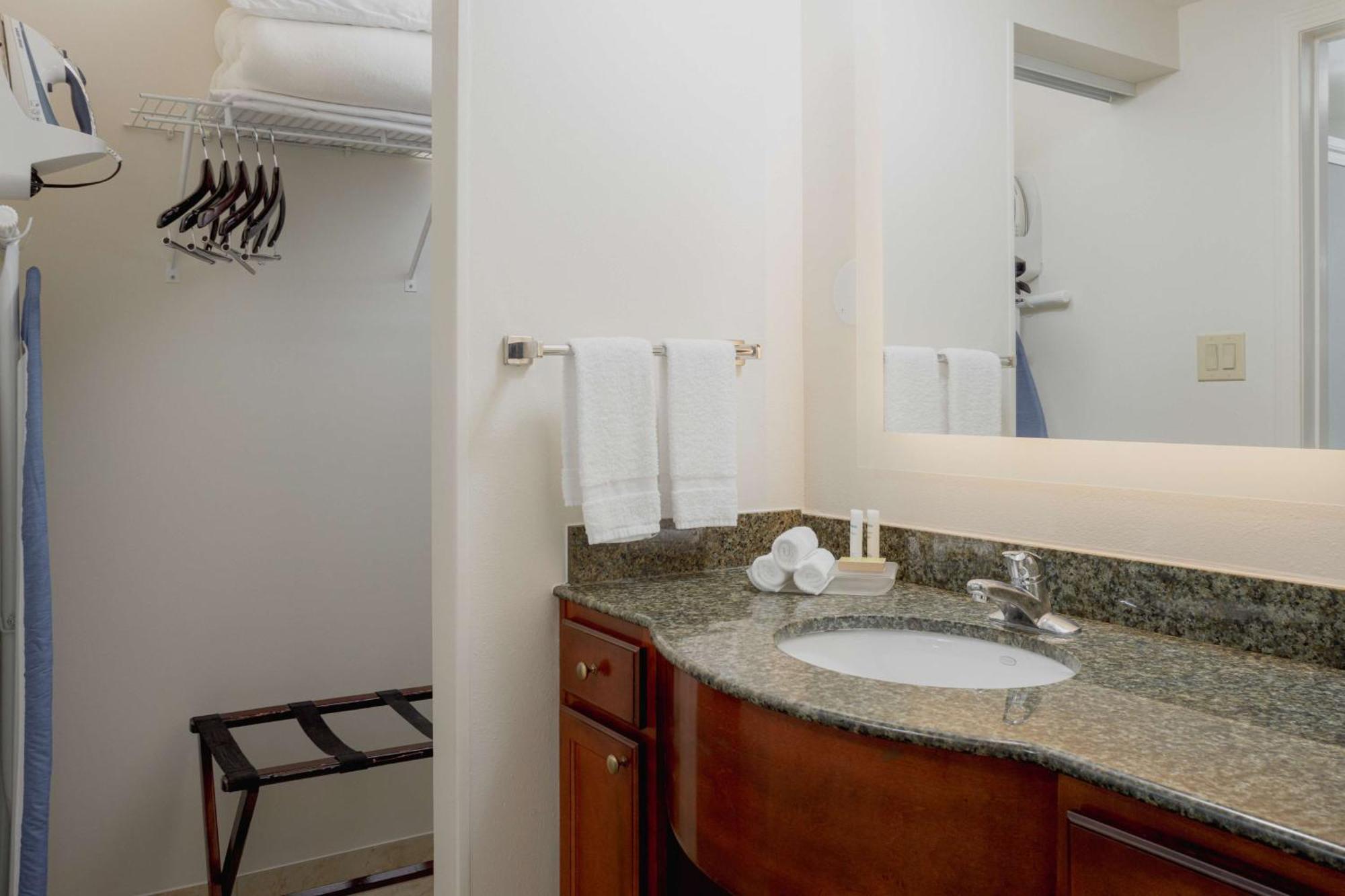 One-Bedroom King Suite