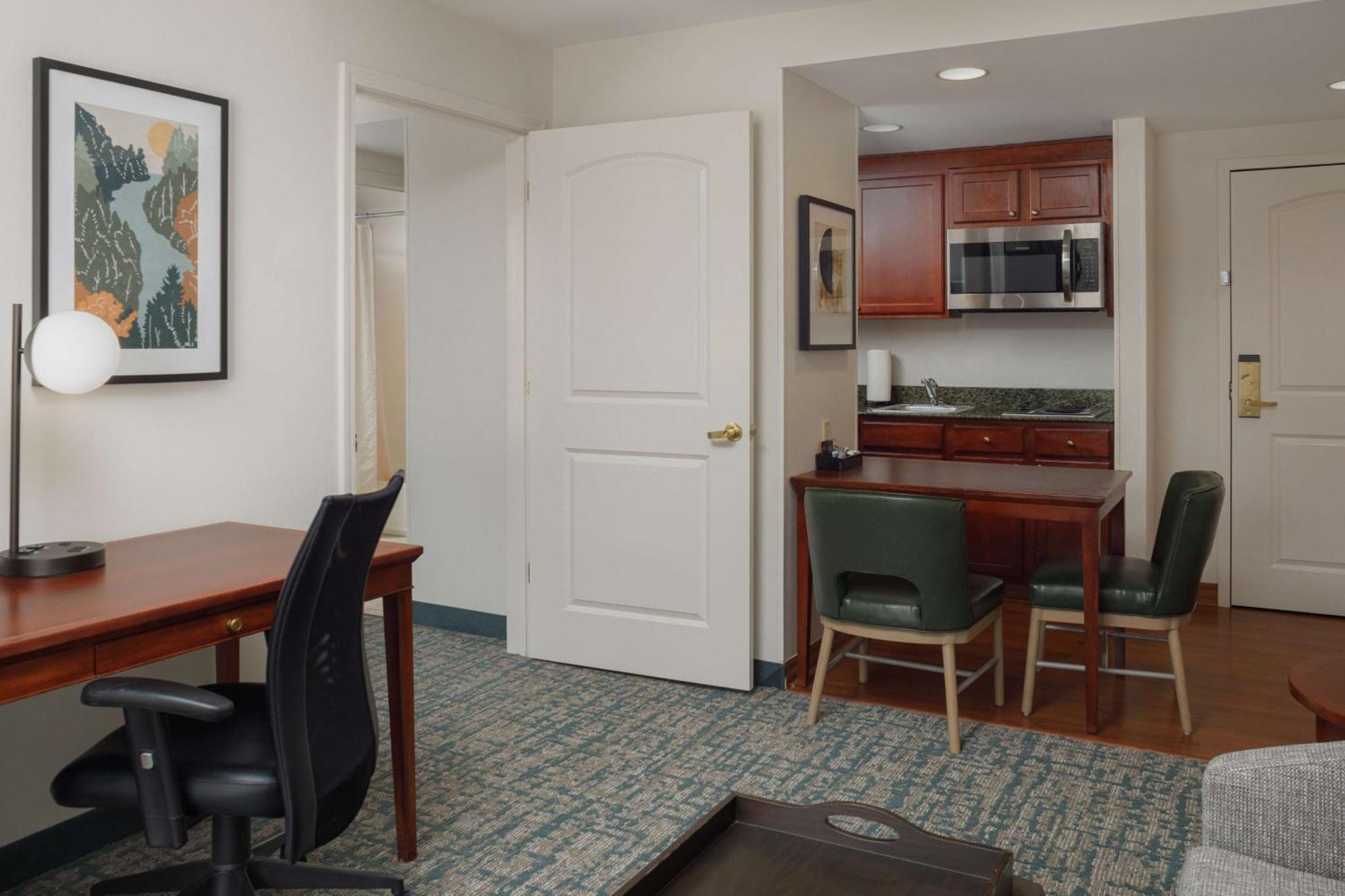 One-Bedroom King Suite