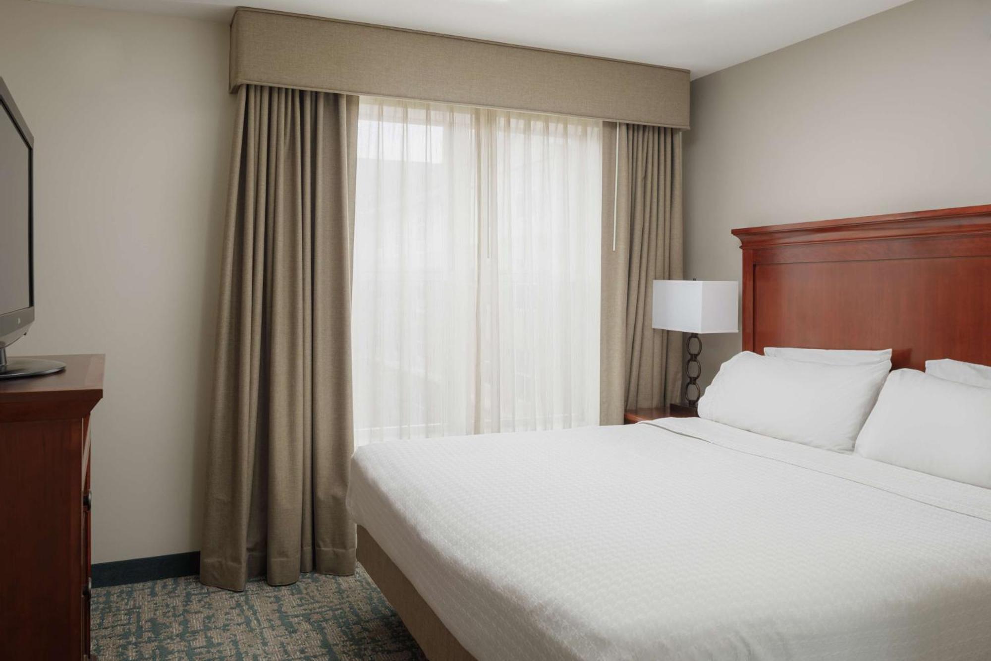 One-Bedroom King Suite