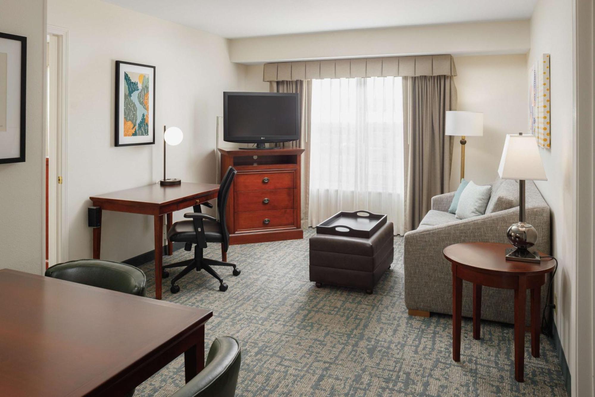 Two-Bedroom Suite One King Bed Two Queen Beds