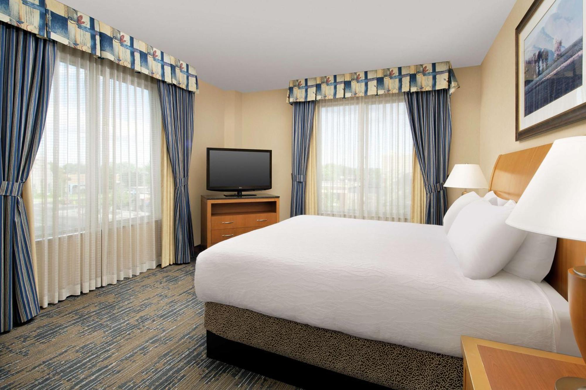 Junior King Suite Roll Shower Mobility Access