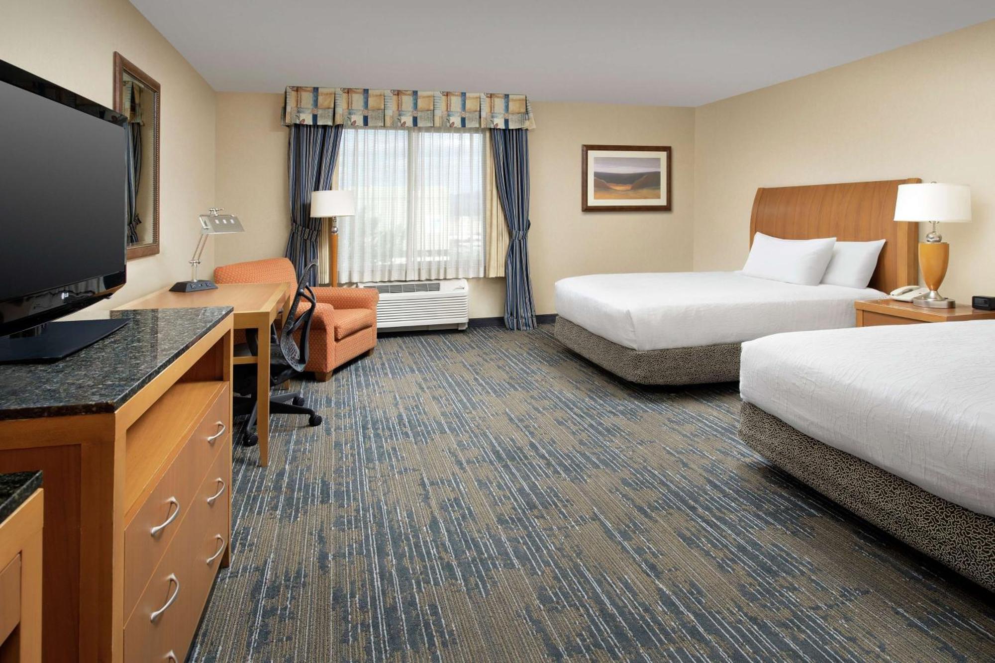 Queen Room Two Queen Beds Mobility Hearing Access
