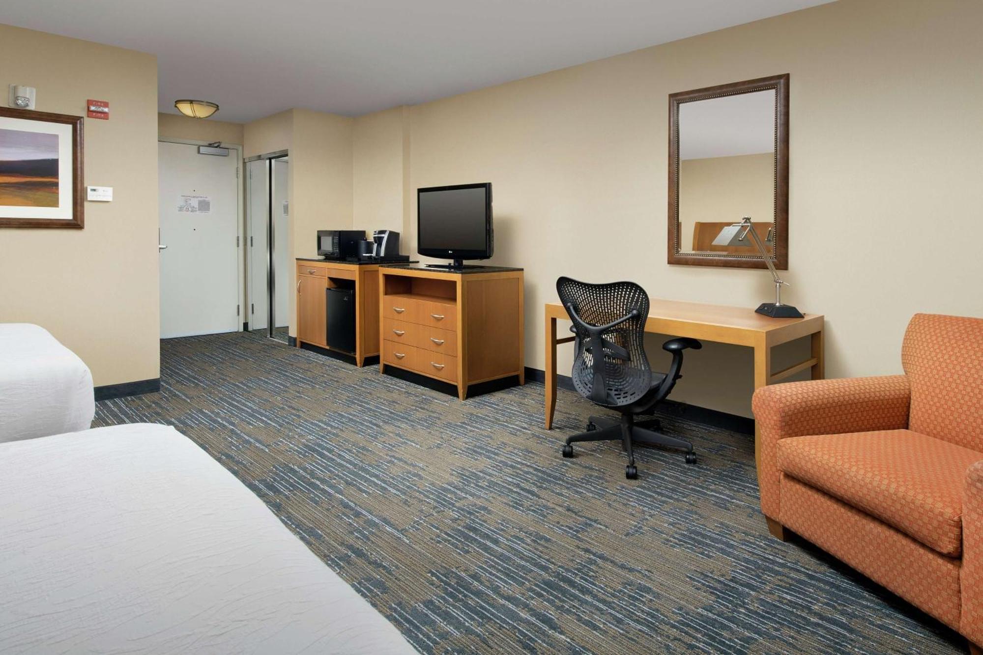 Queen Room Two Queen Beds Mobility Hearing Access