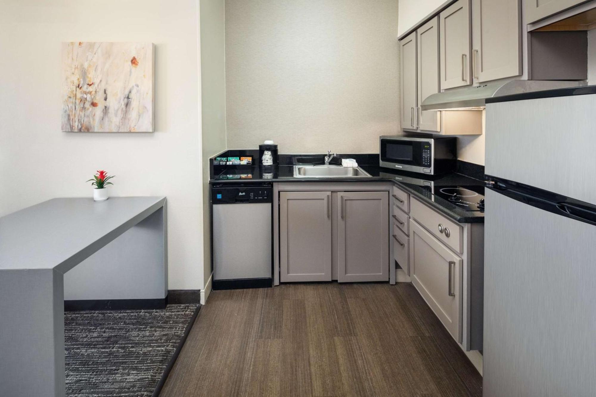 One Bedroom Queen Suite Disability Access