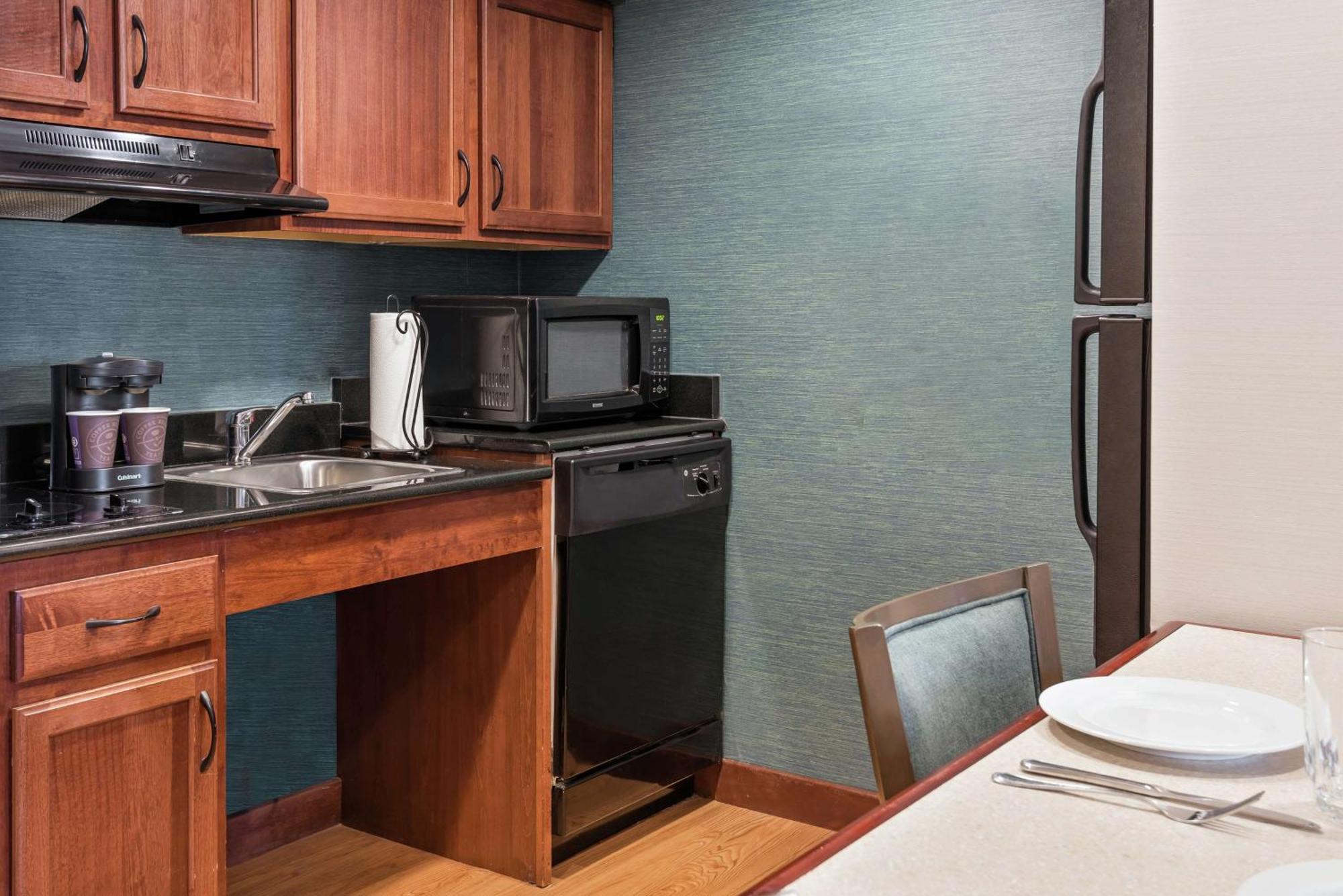 King Suite Accessible Tub Mobility Hearing Access or Non-Smoking