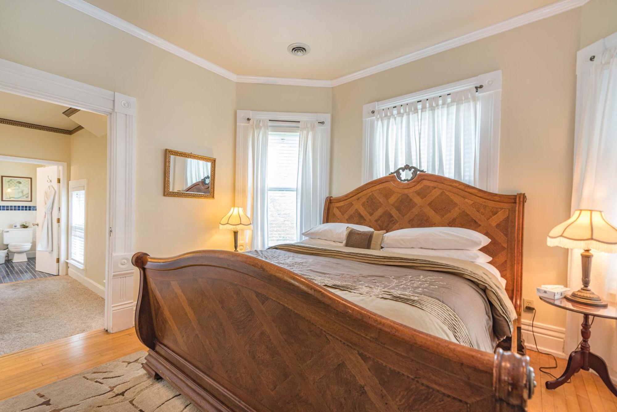 Master Suite,1556805931:JPEG