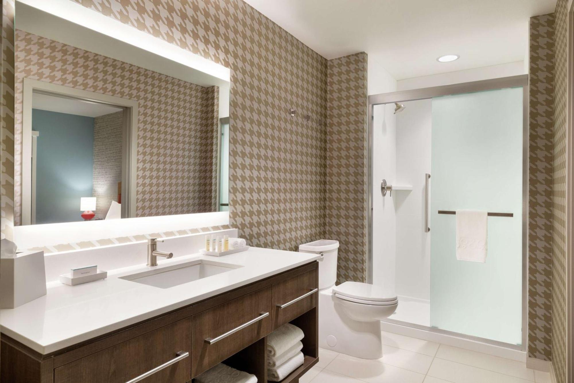One-Bedroom King Suite Non-Smoking