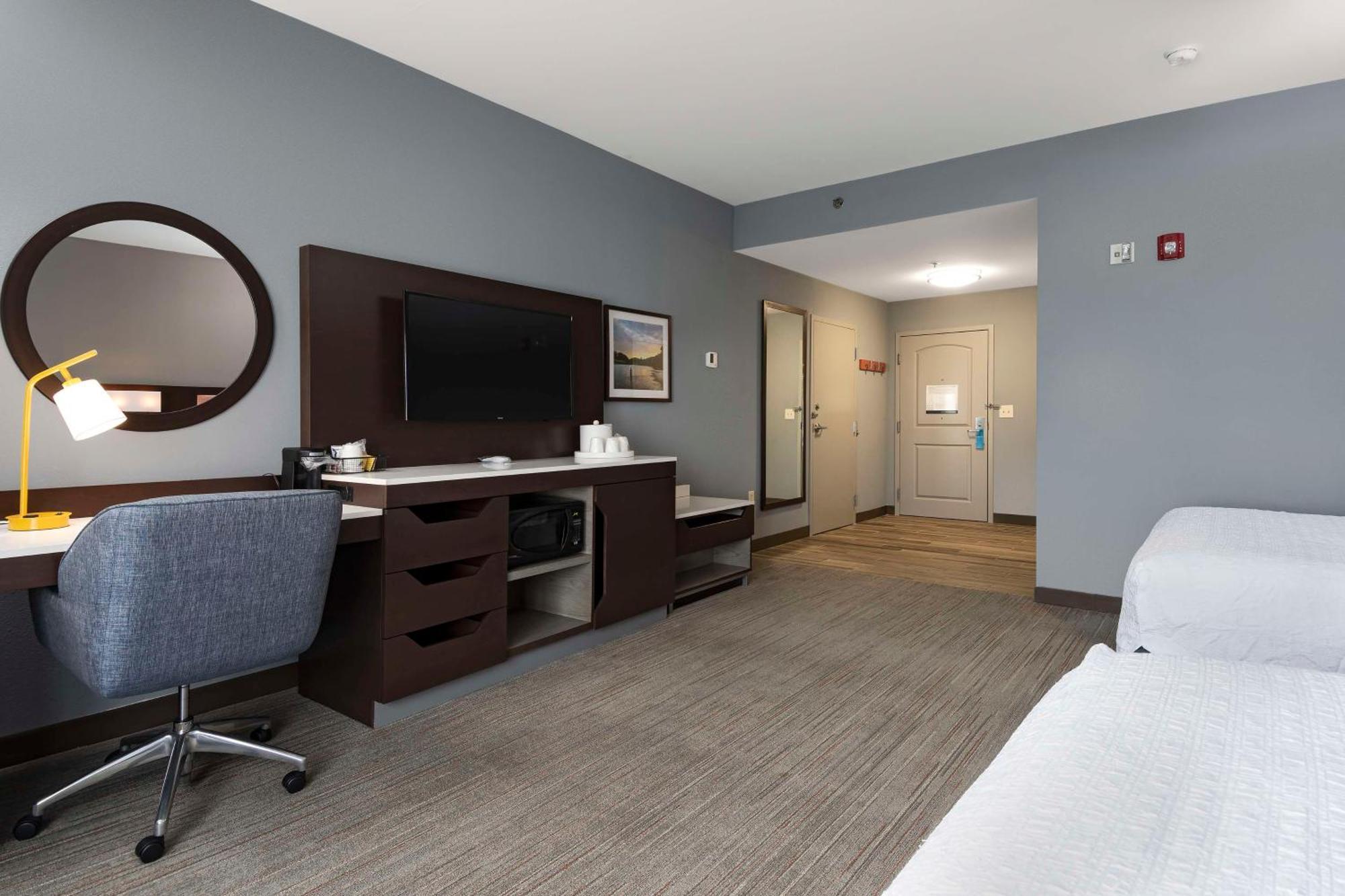 King Room Roll Shower Mobility Hearing Access or Non-Smoking