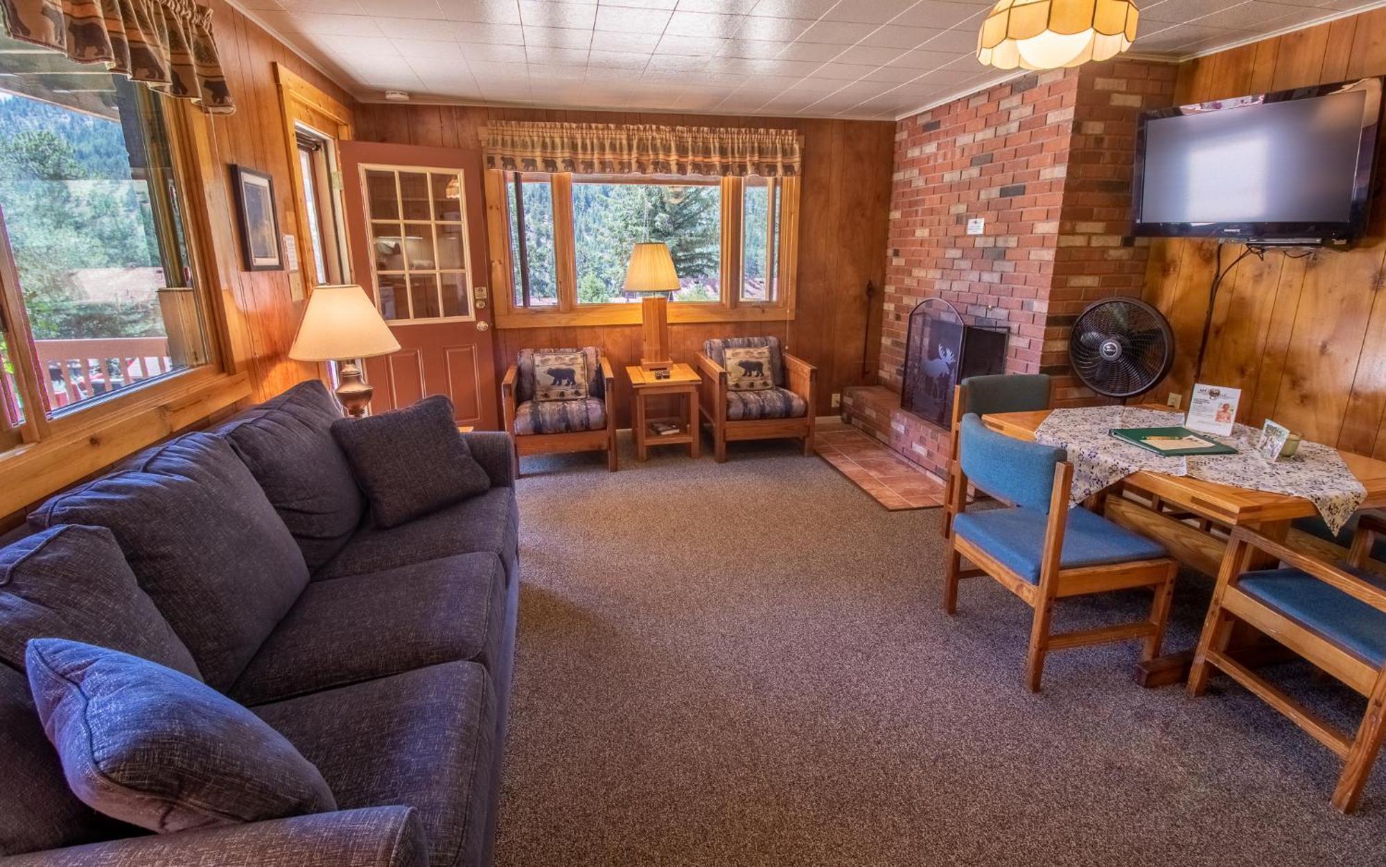 Suite with Mountain View
