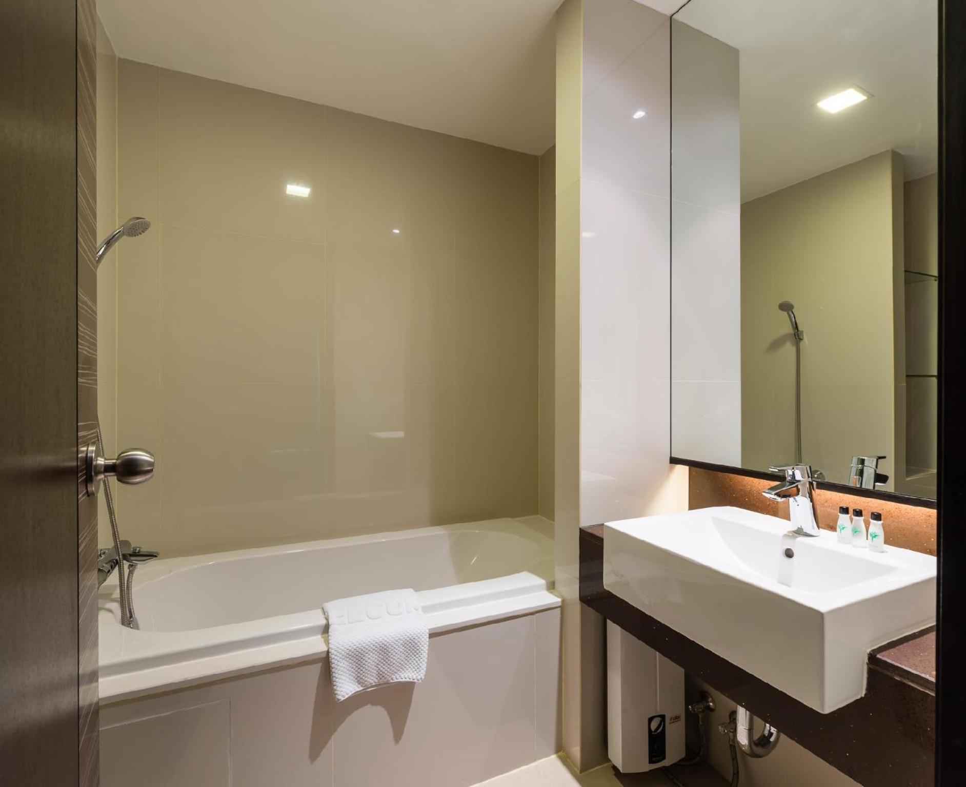 Junior Suite,1559296177:JPEG
