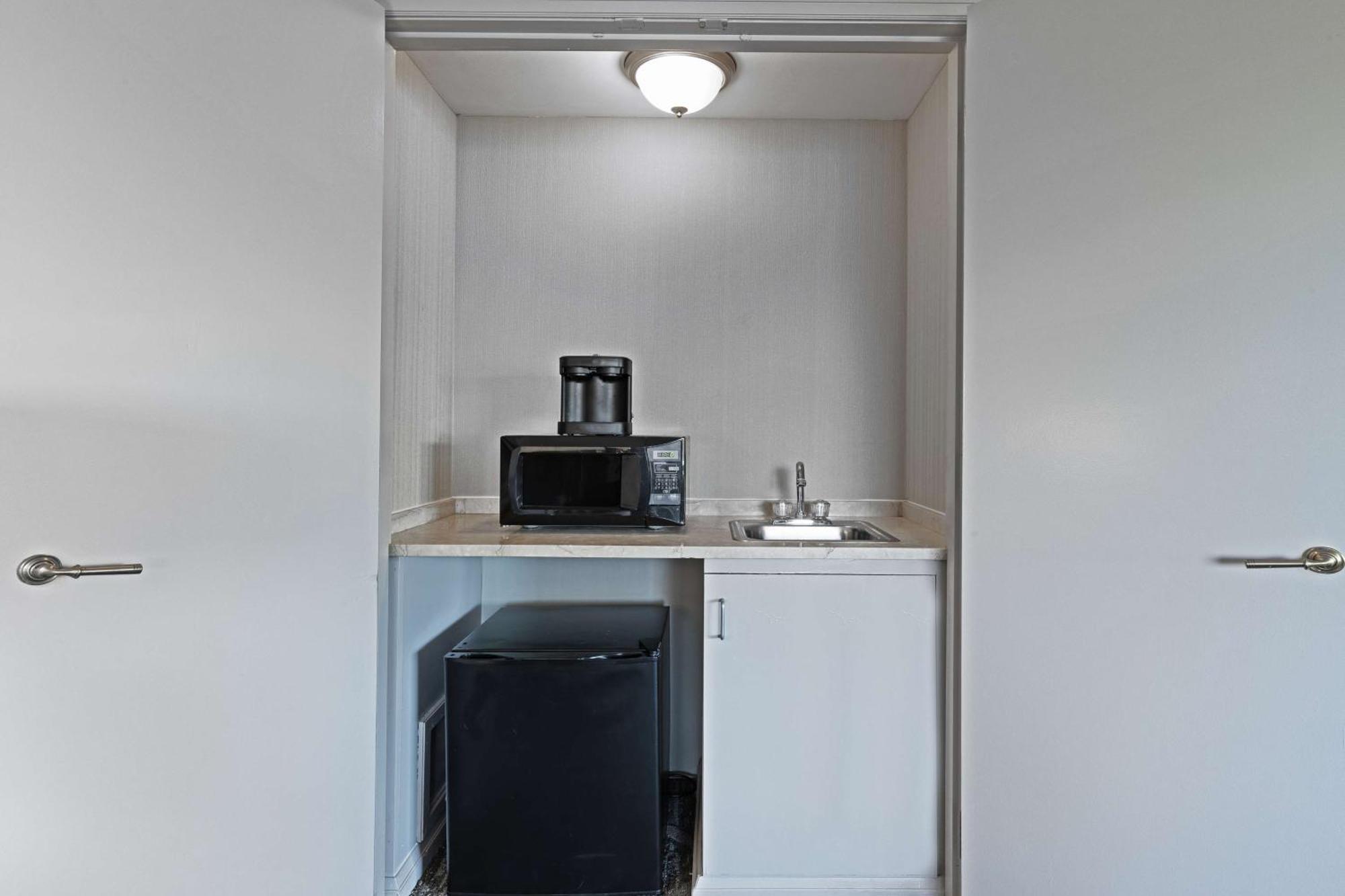 Junior King Suite with Seating Area