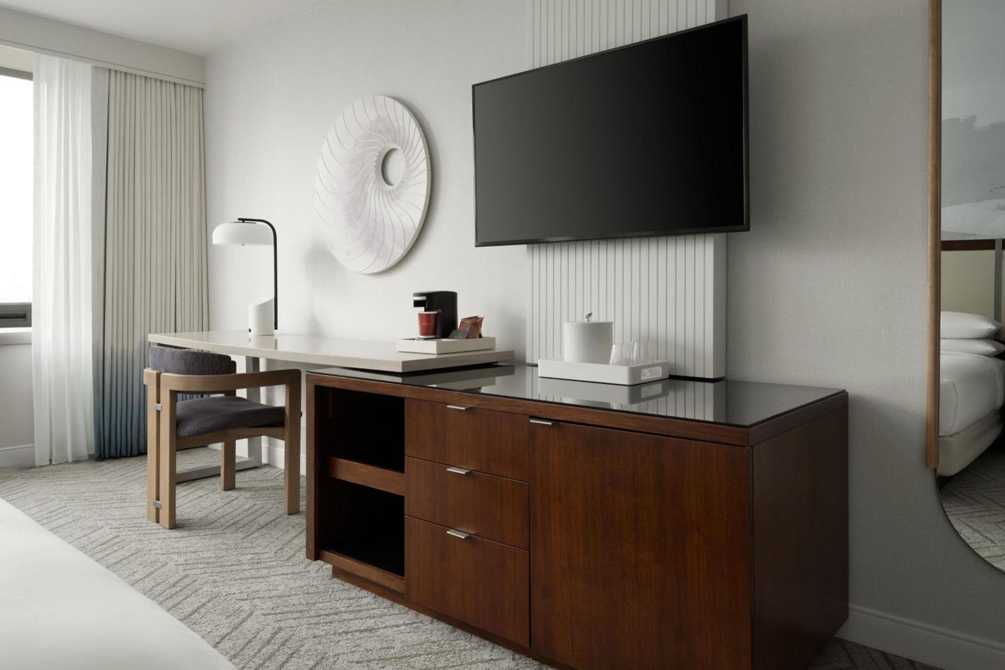 King Room with Harbor View - M Club Lounge Access