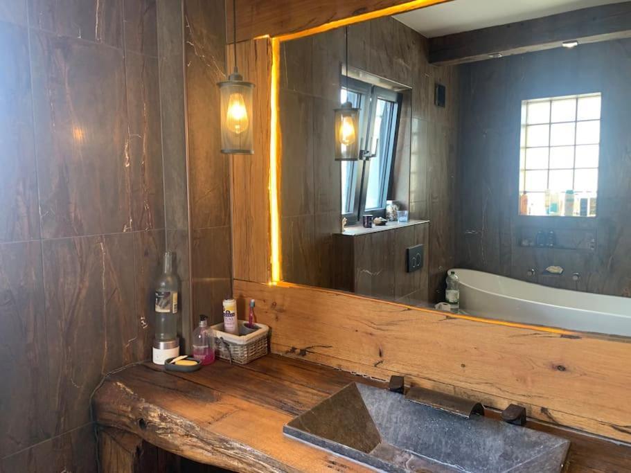 Villa,1568122226:JPEG