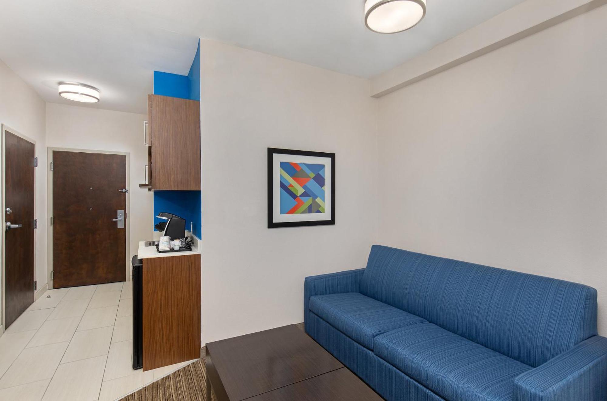 Suite - Disability Access Tub/Non-Smoking