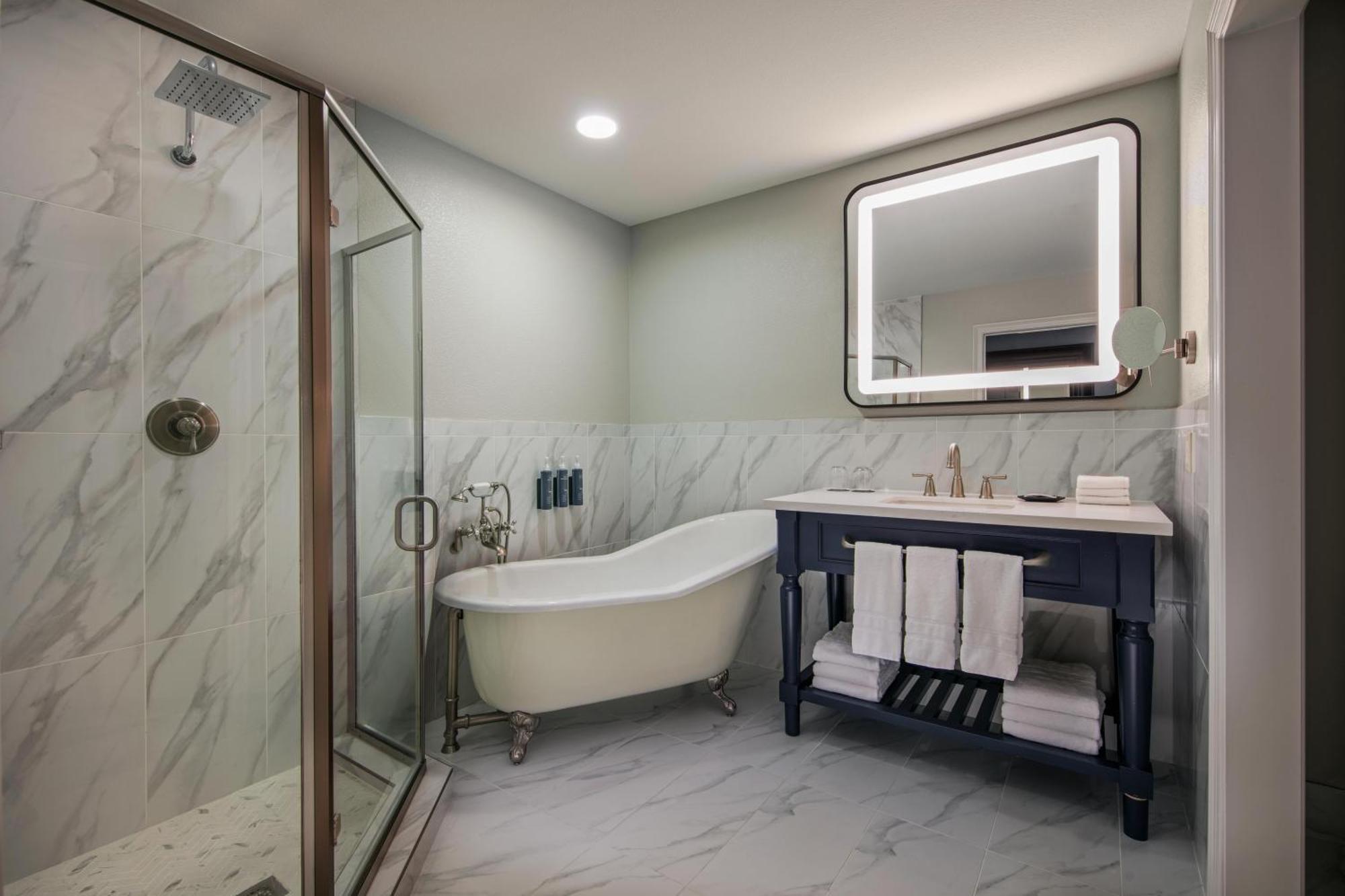 Executive Suite, 1 King, River view
