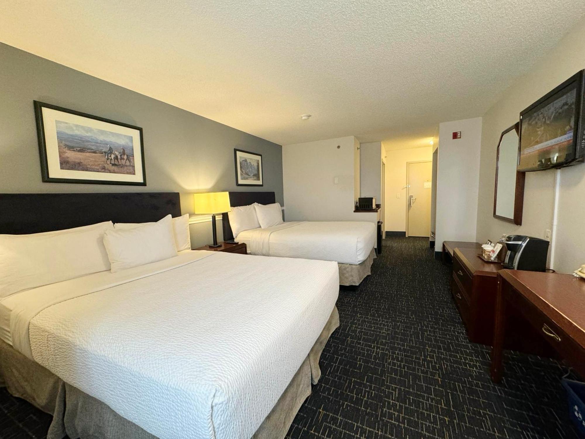 Superior Double Queen Room