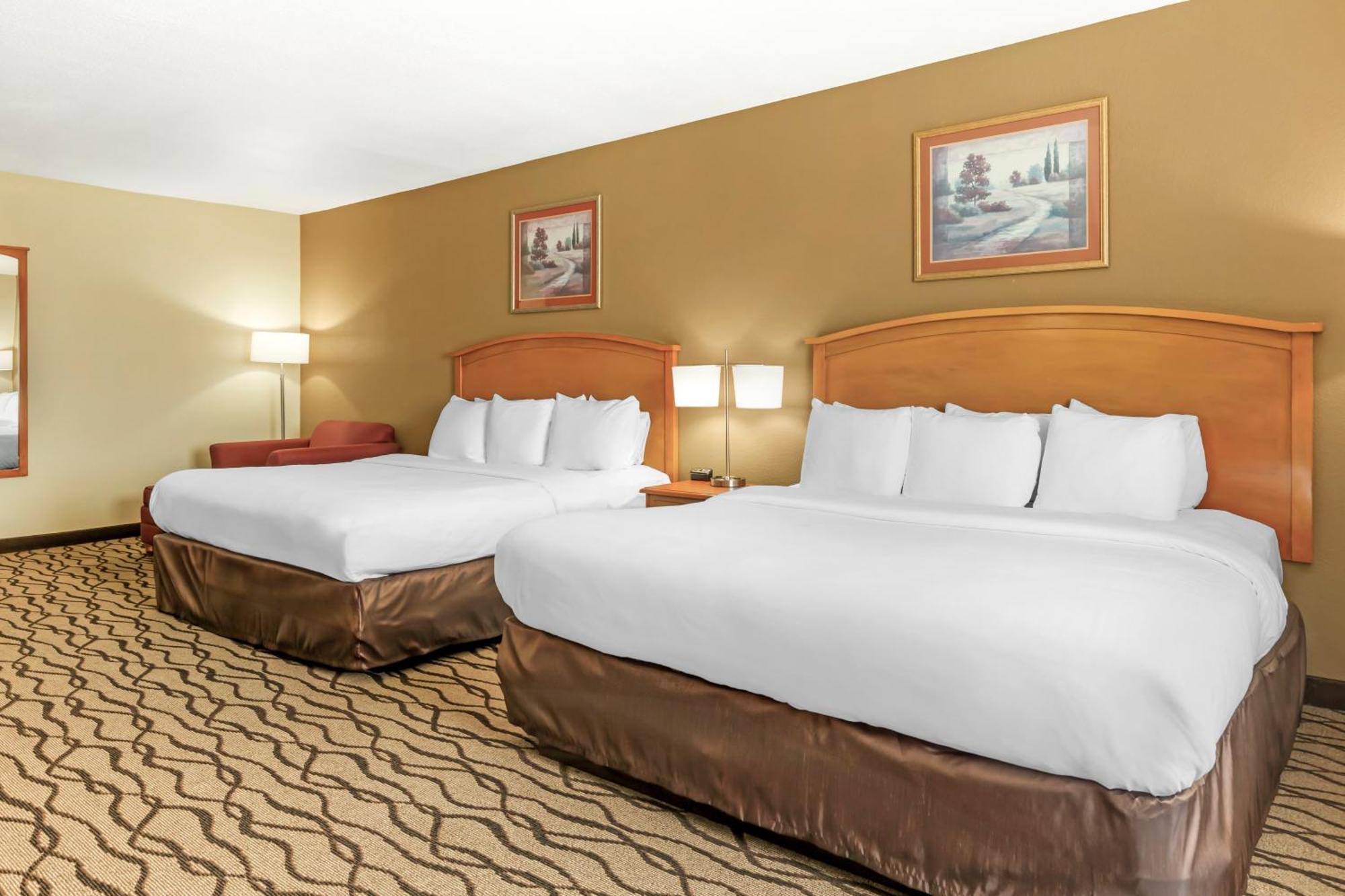 Queen Room Two Queen Beds Non-Smoking