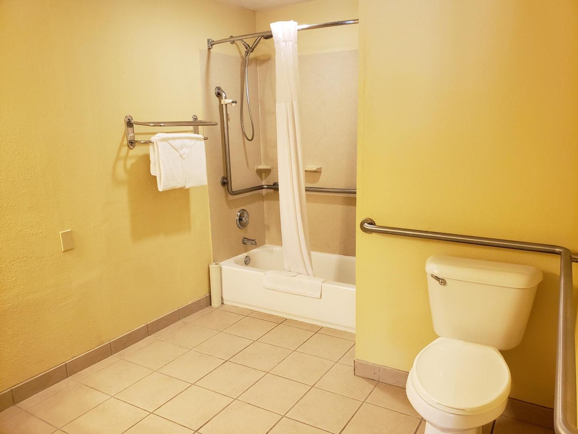 Queen Room Accessible or Nonsmoking