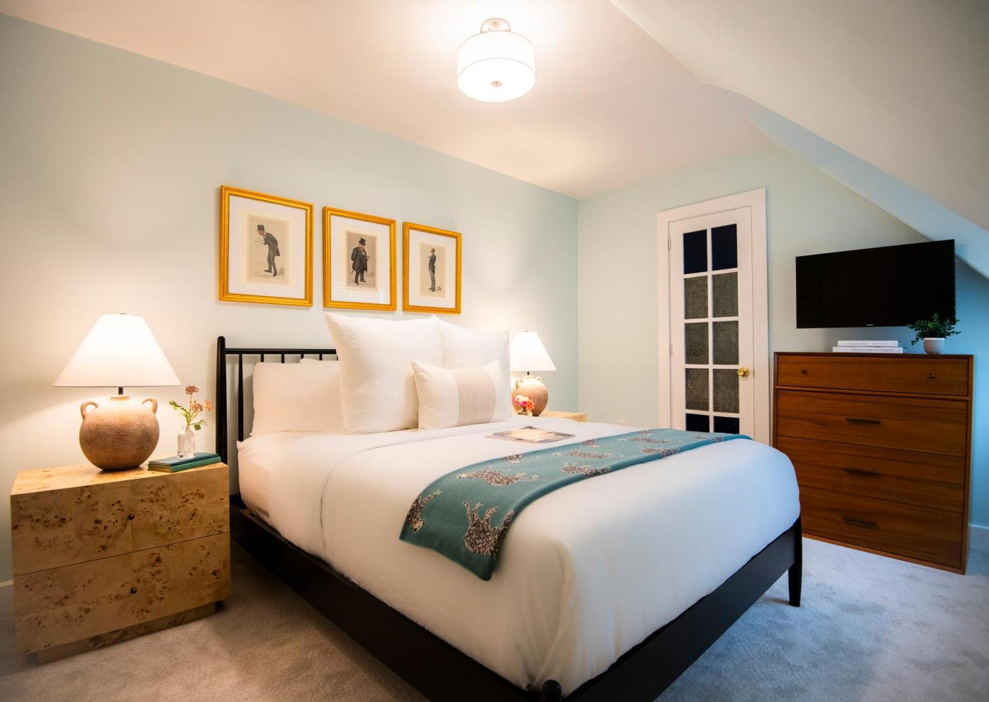 Classic Queen Room 17