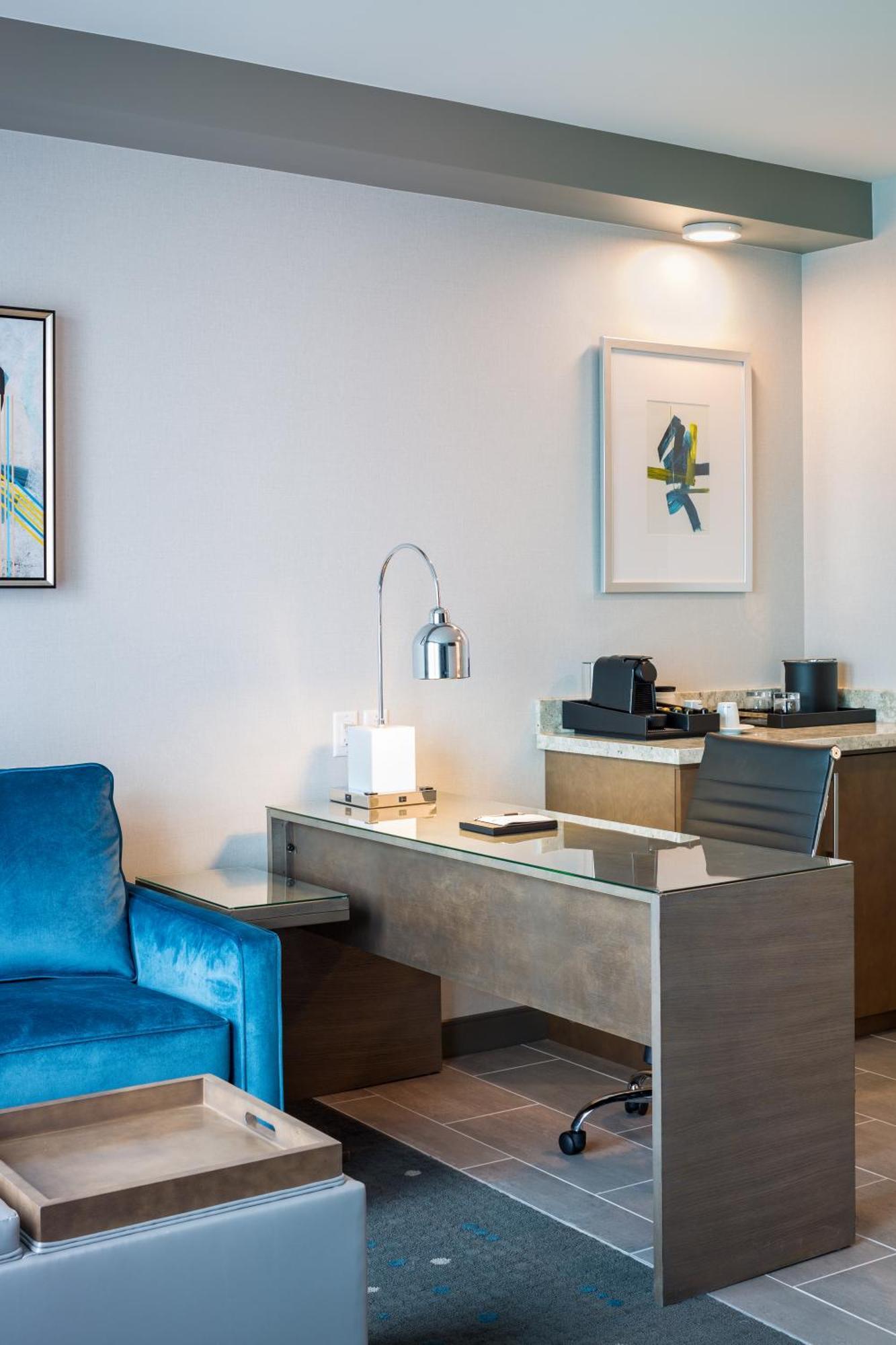 King Suite Sofa Bed Roll Shower Mobility Access